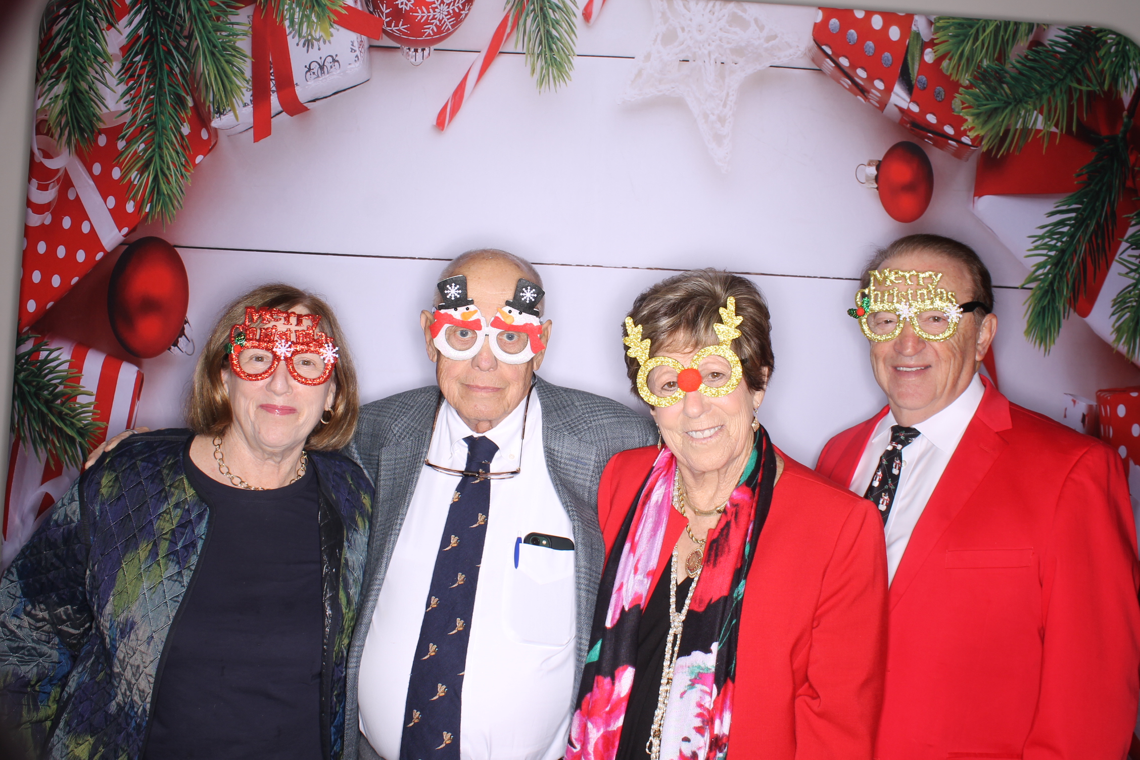 schueler group Christmas lunch | View more photos from the event at gallery.photoboothcincy.com/u/PhotoBoothCincy/schueler-group-Christmas-lunch