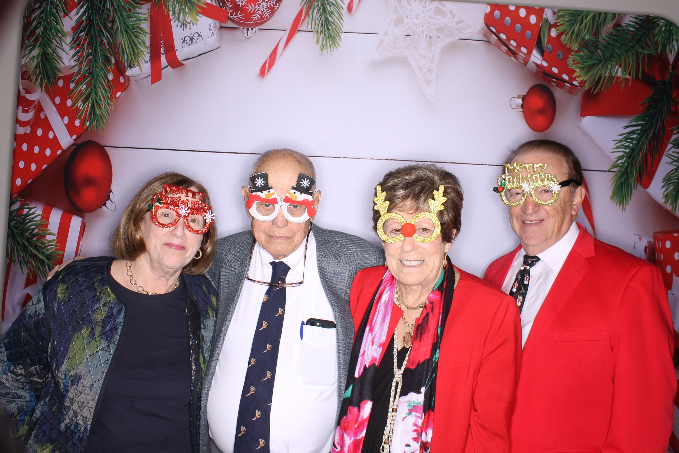 schueler group Christmas lunch | View more photos from the event at gallery.photoboothcincy.com/u/PhotoBoothCincy/schueler-group-Christmas-lunch