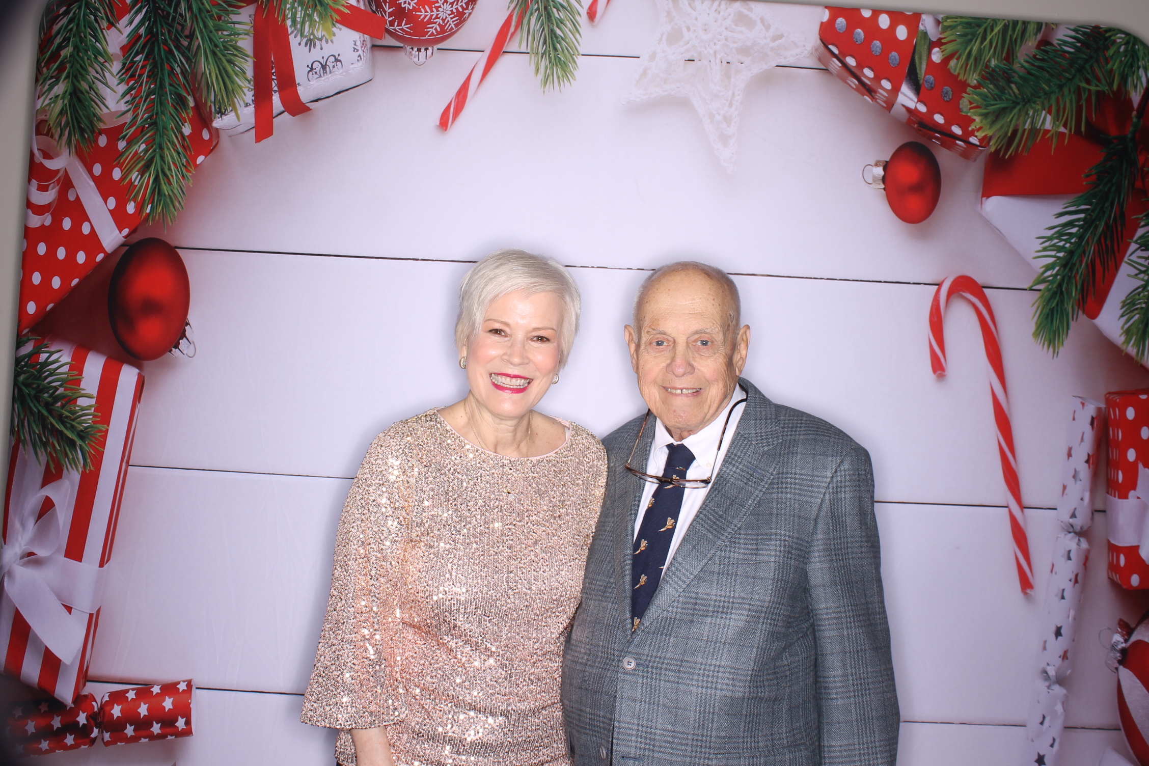 schueler group Christmas lunch | View more photos from the event at gallery.photoboothcincy.com/u/PhotoBoothCincy/schueler-group-Christmas-lunch