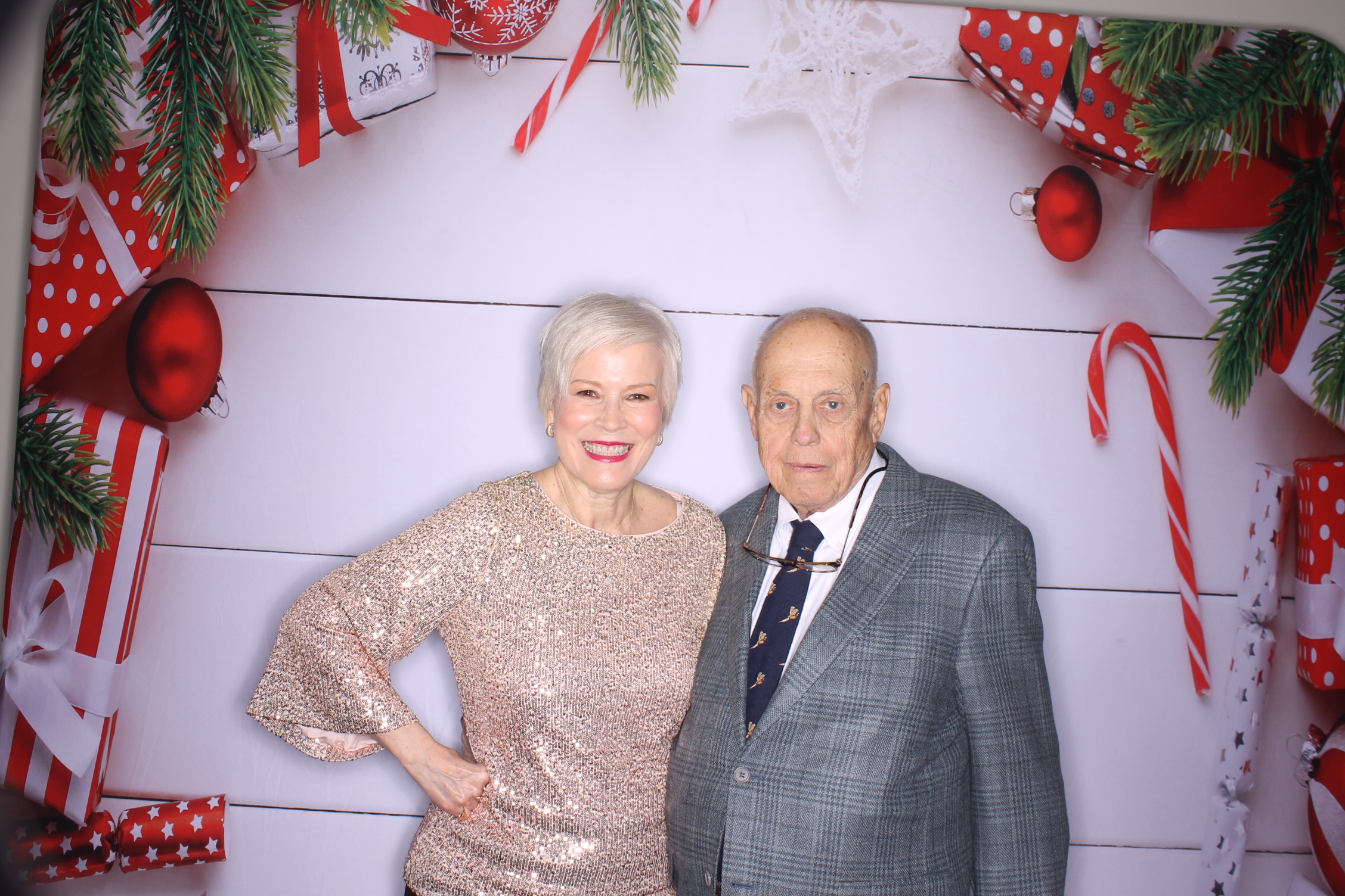 schueler group Christmas lunch | View more photos from the event at gallery.photoboothcincy.com/u/PhotoBoothCincy/schueler-group-Christmas-lunch