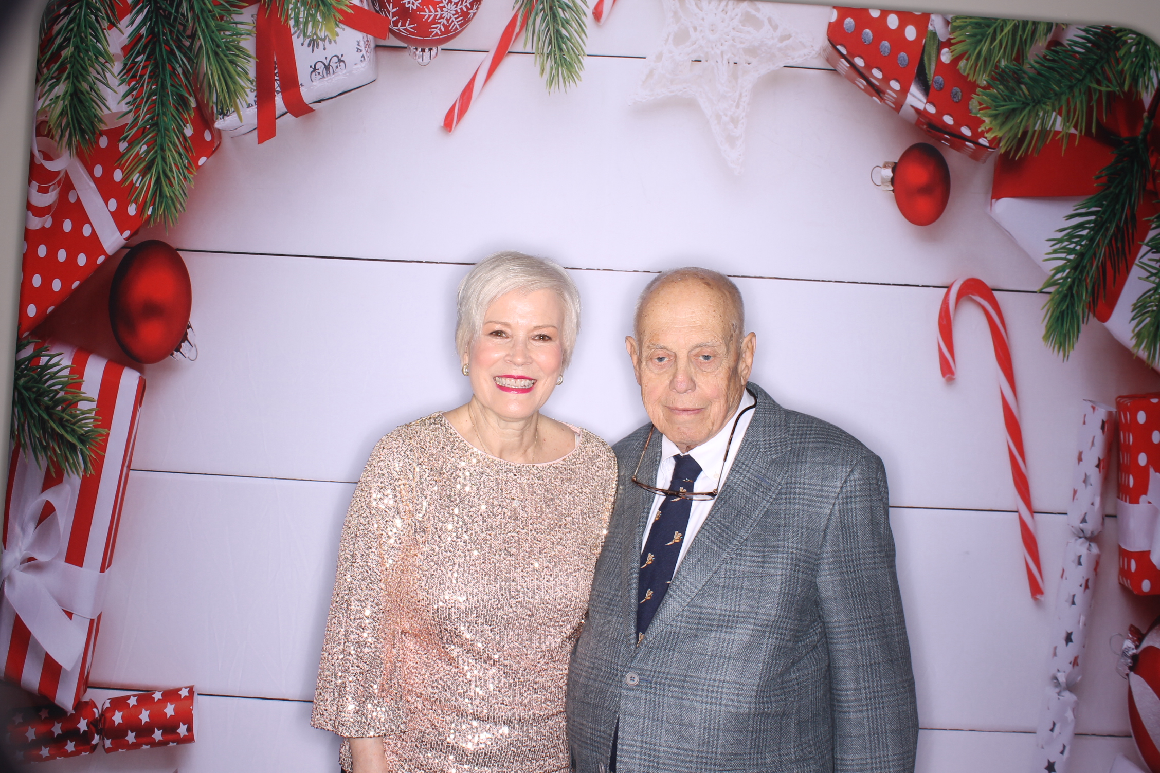 schueler group Christmas lunch | View more photos from the event at gallery.photoboothcincy.com/u/PhotoBoothCincy/schueler-group-Christmas-lunch