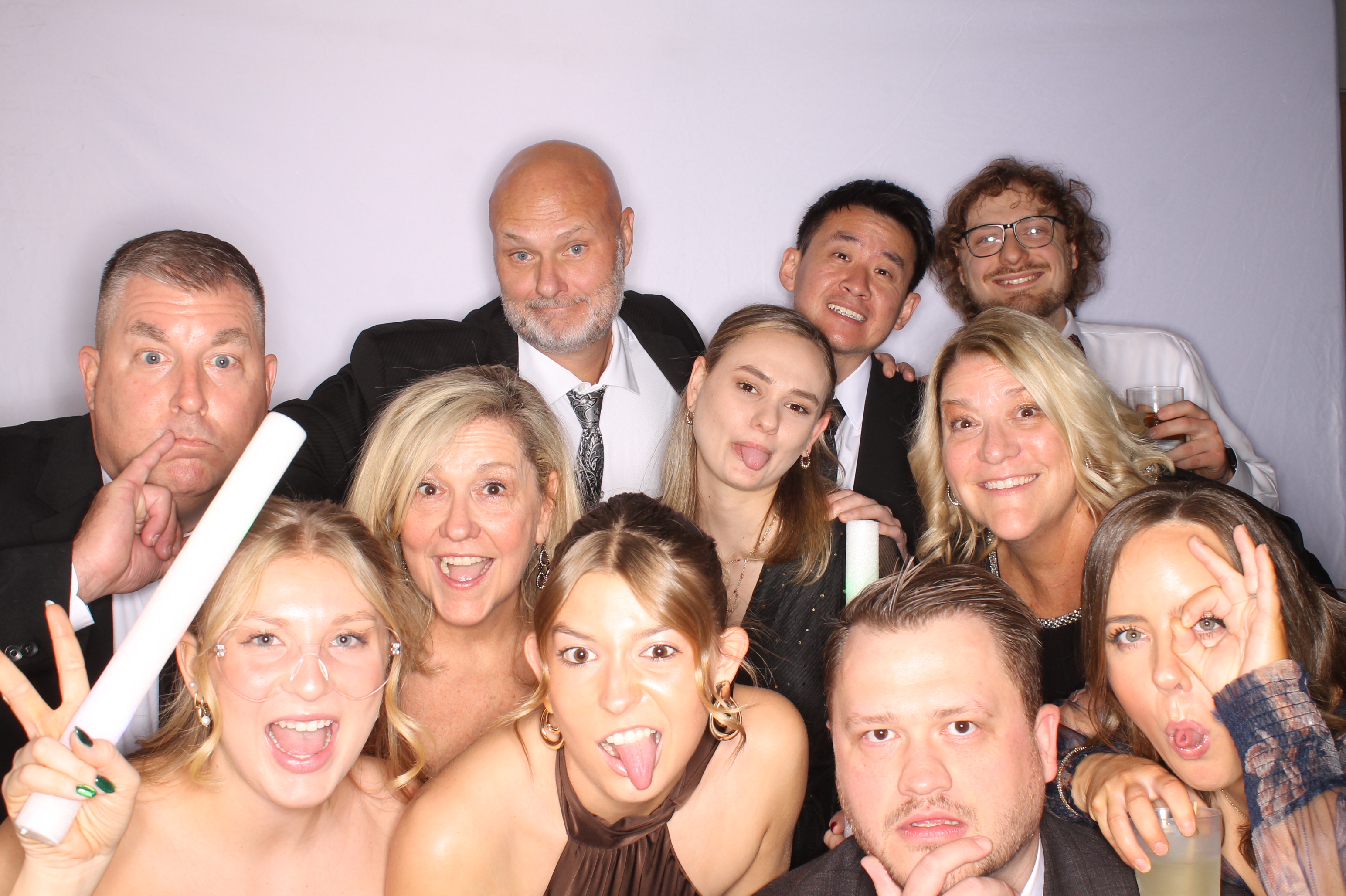 the marrahs | View more photos from the event at gallery.photoboothcincy.com/u/PhotoBoothCincy/the-marrahs