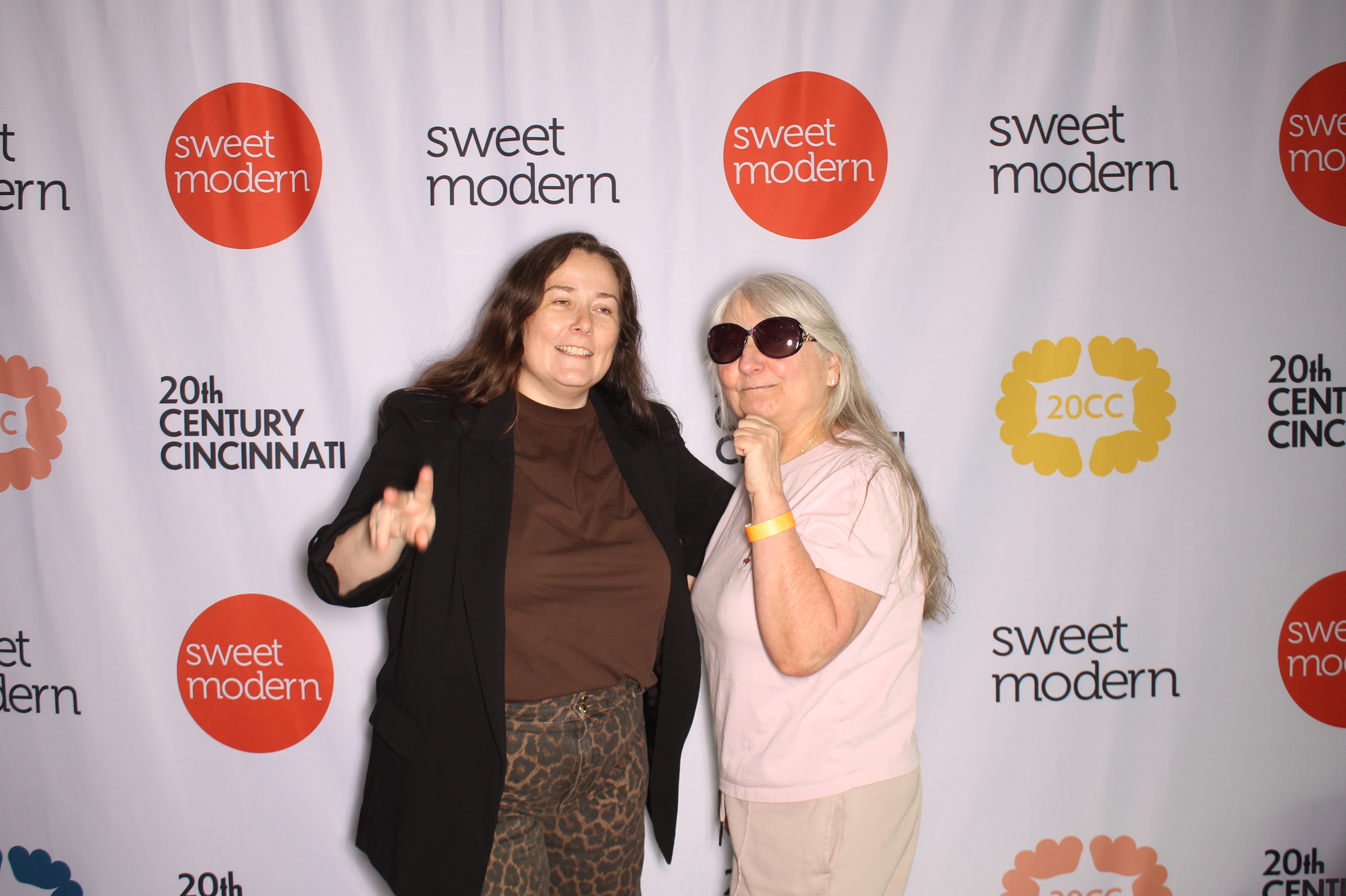 20th Century Cincinnati Saturday | View more photos from the event at gallery.photoboothcincy.com/u/PhotoBoothCincy/20th-Century-Cincinnati-Saturday