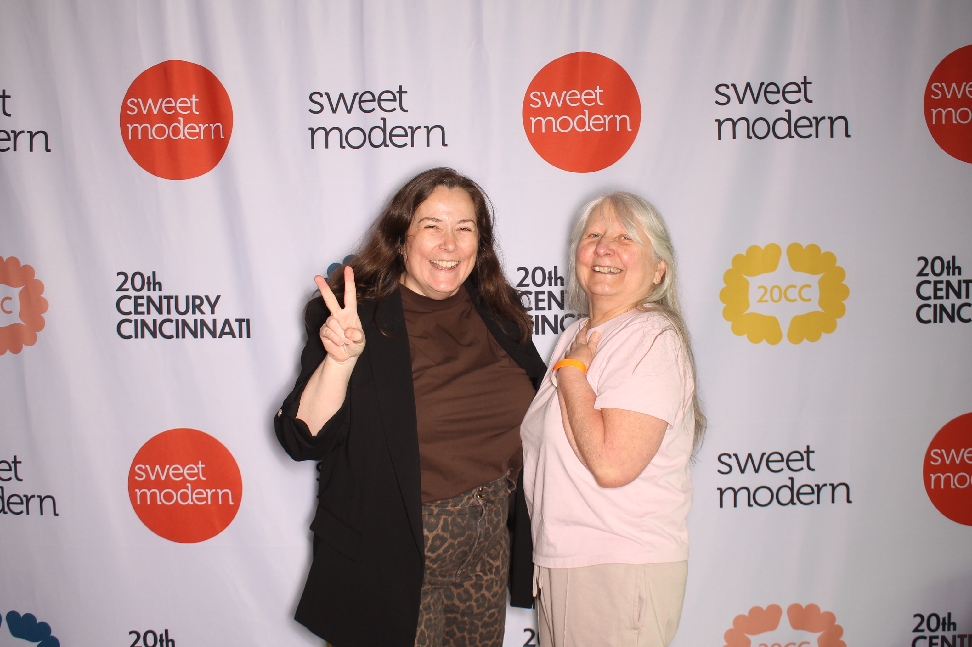 20th Century Cincinnati Saturday | View more photos from the event at gallery.photoboothcincy.com/u/PhotoBoothCincy/20th-Century-Cincinnati-Saturday
