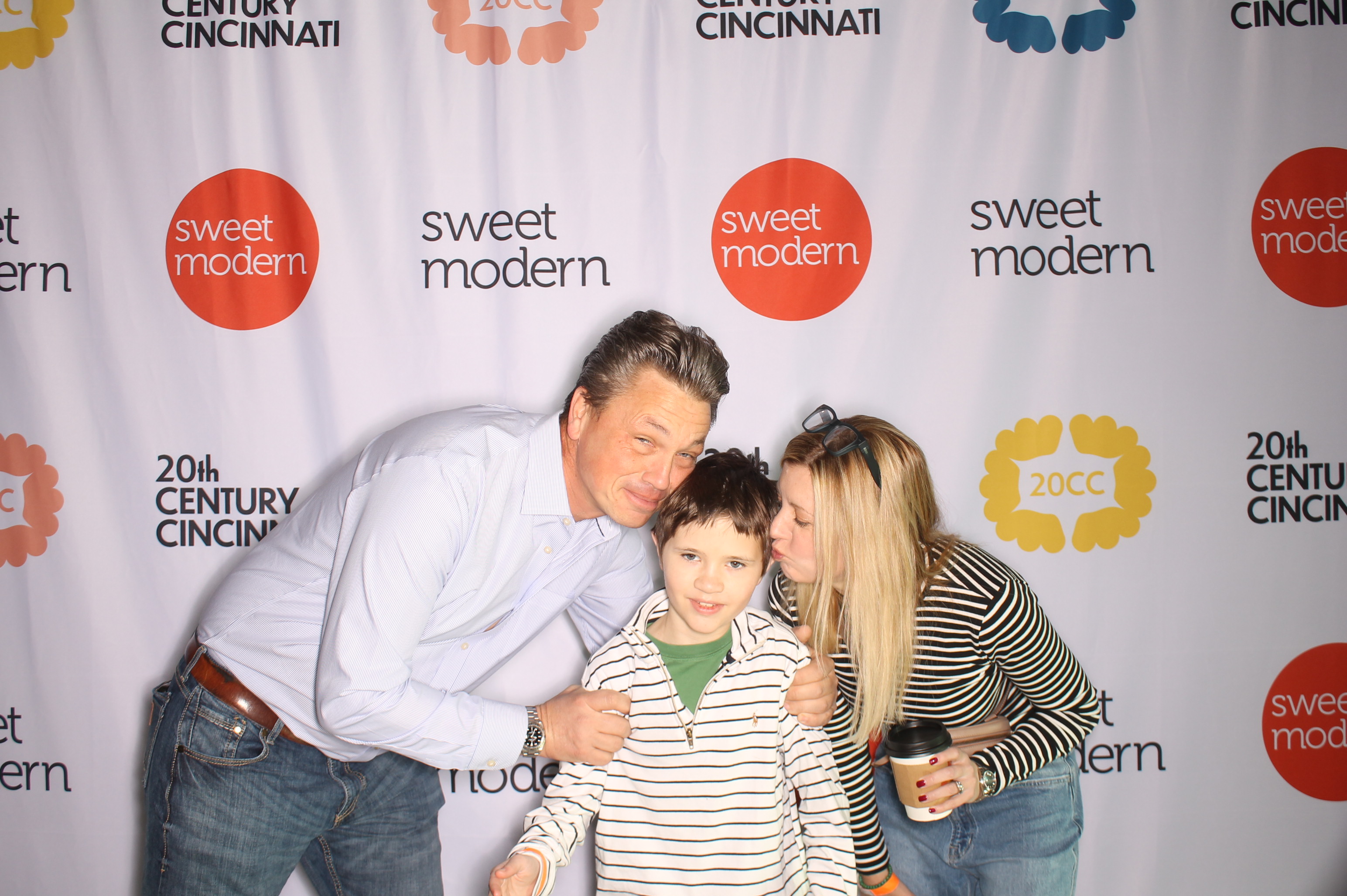20th Century Cincinnati Saturday | View more photos from the event at gallery.photoboothcincy.com/u/PhotoBoothCincy/20th-Century-Cincinnati-Saturday