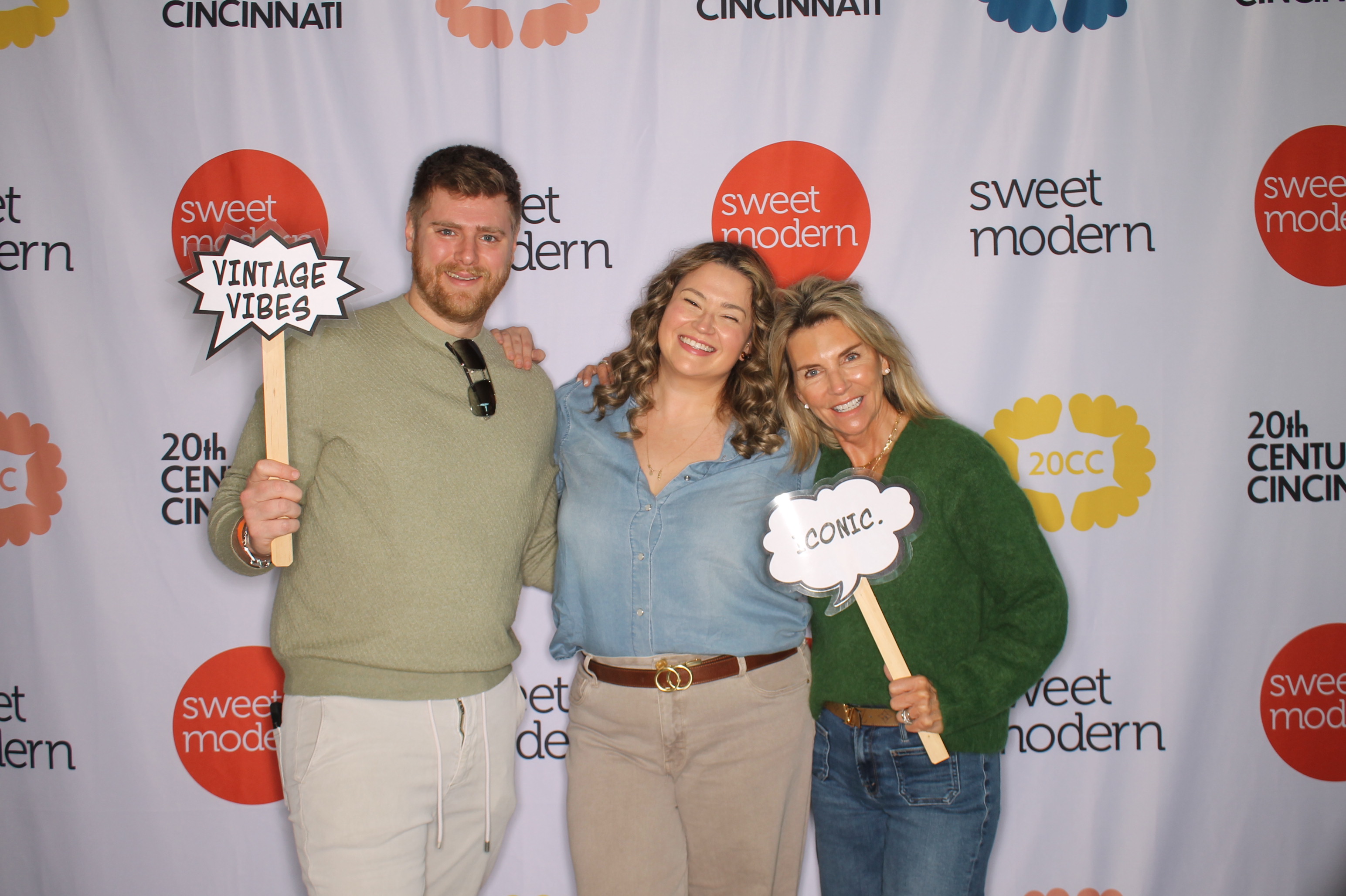 20th Century Cincinnati Saturday | View more photos from the event at gallery.photoboothcincy.com/u/PhotoBoothCincy/20th-Century-Cincinnati-Saturday