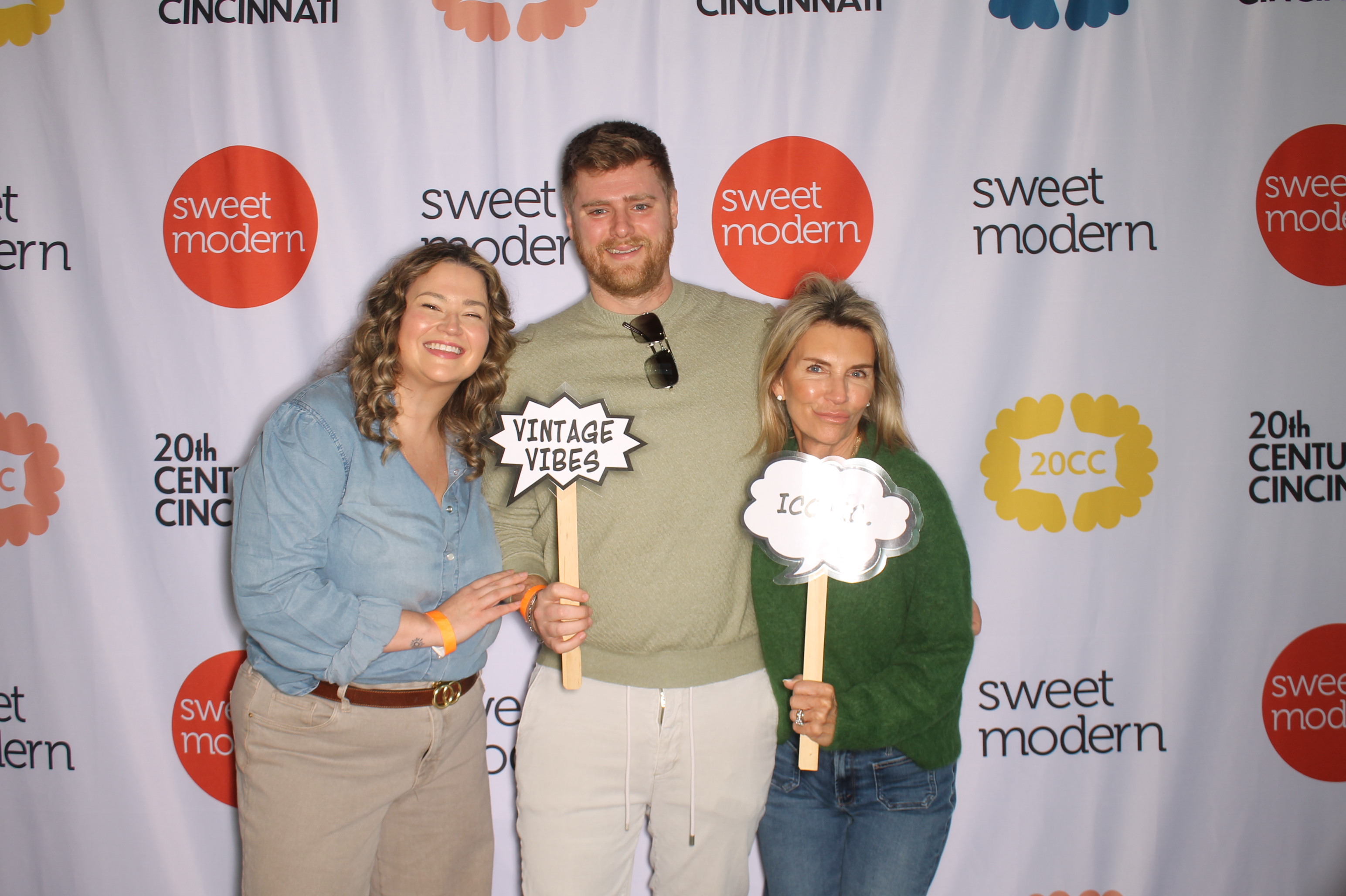 20th Century Cincinnati Saturday | View more photos from the event at gallery.photoboothcincy.com/u/PhotoBoothCincy/20th-Century-Cincinnati-Saturday