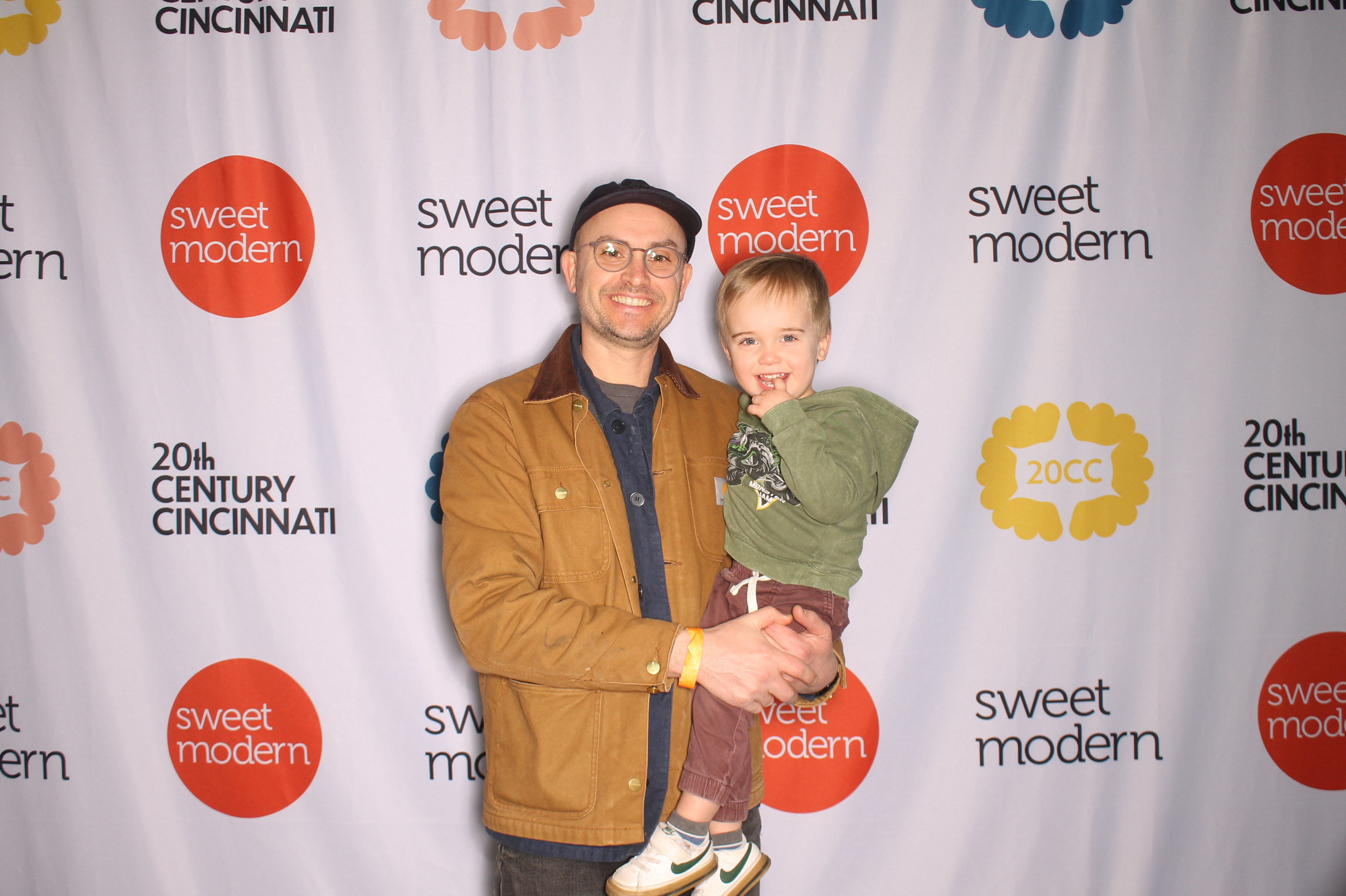 20th Century Cincinnati Saturday | View more photos from the event at gallery.photoboothcincy.com/u/PhotoBoothCincy/20th-Century-Cincinnati-Saturday