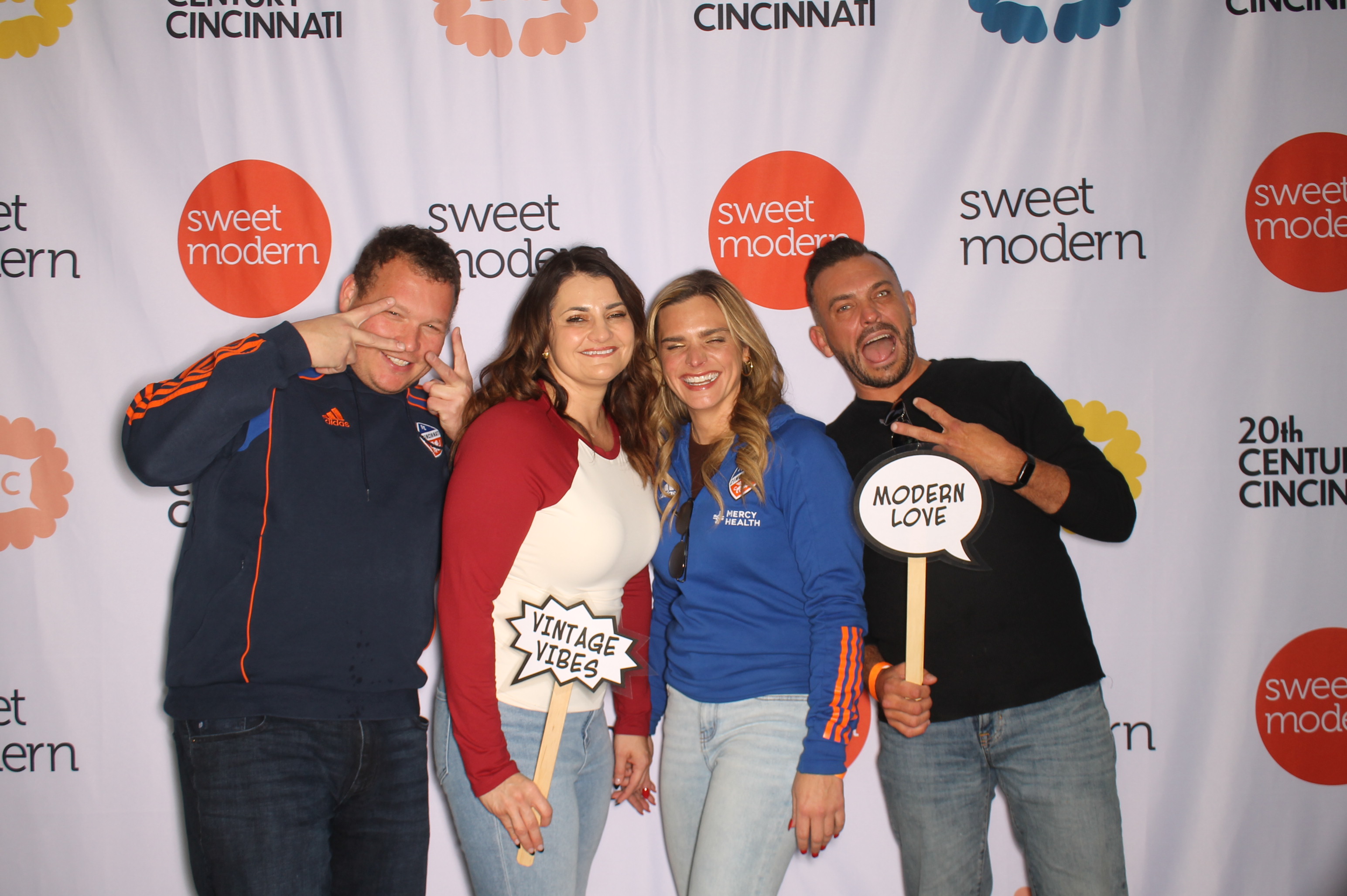 20th Century Cincinnati Saturday | View more photos from the event at gallery.photoboothcincy.com/u/PhotoBoothCincy/20th-Century-Cincinnati-Saturday