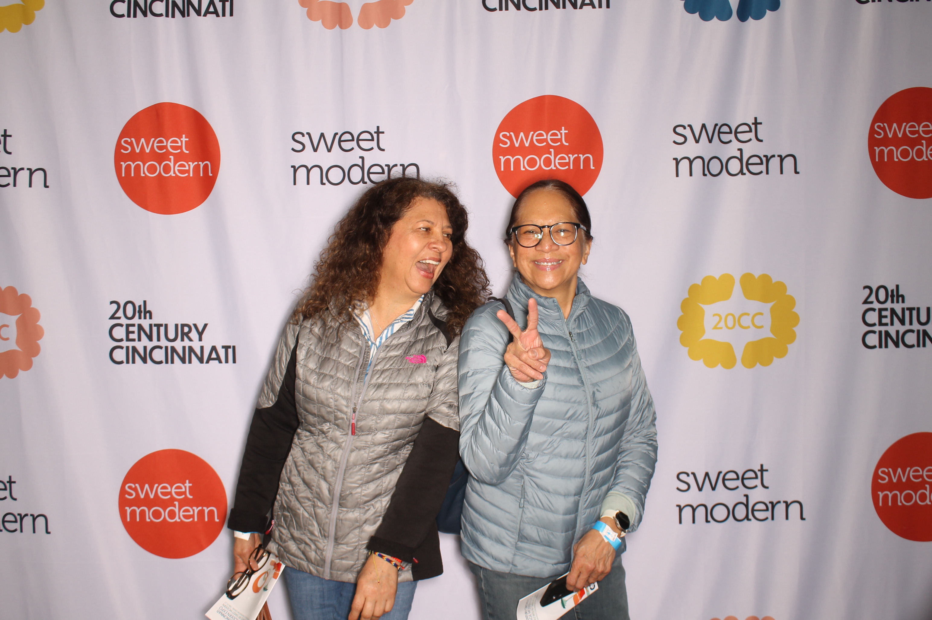 20th Century Cincinnati Saturday | View more photos from the event at gallery.photoboothcincy.com/u/PhotoBoothCincy/20th-Century-Cincinnati-Saturday