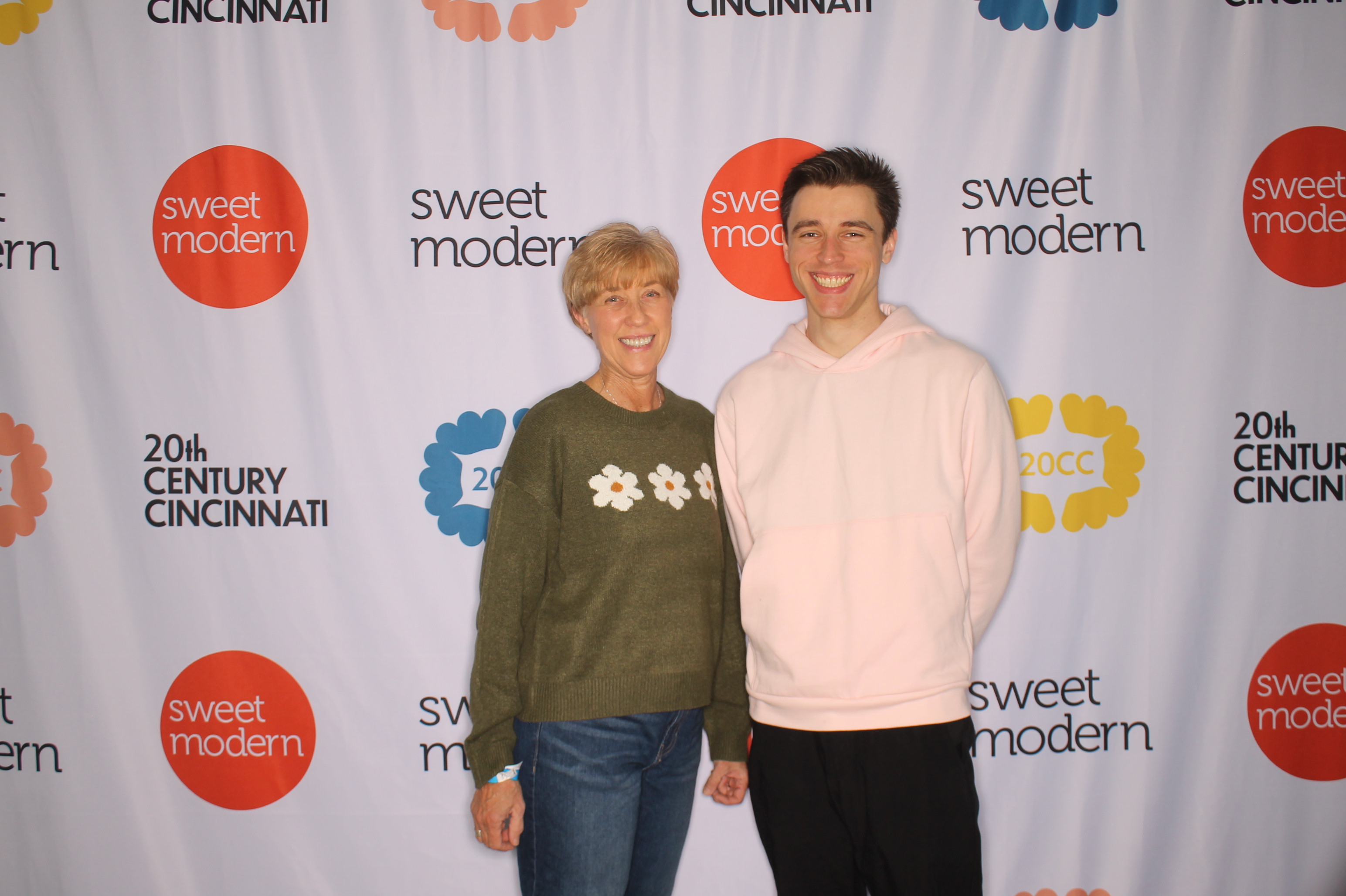 20th Century Cincinnati Saturday | View more photos from the event at gallery.photoboothcincy.com/u/PhotoBoothCincy/20th-Century-Cincinnati-Saturday