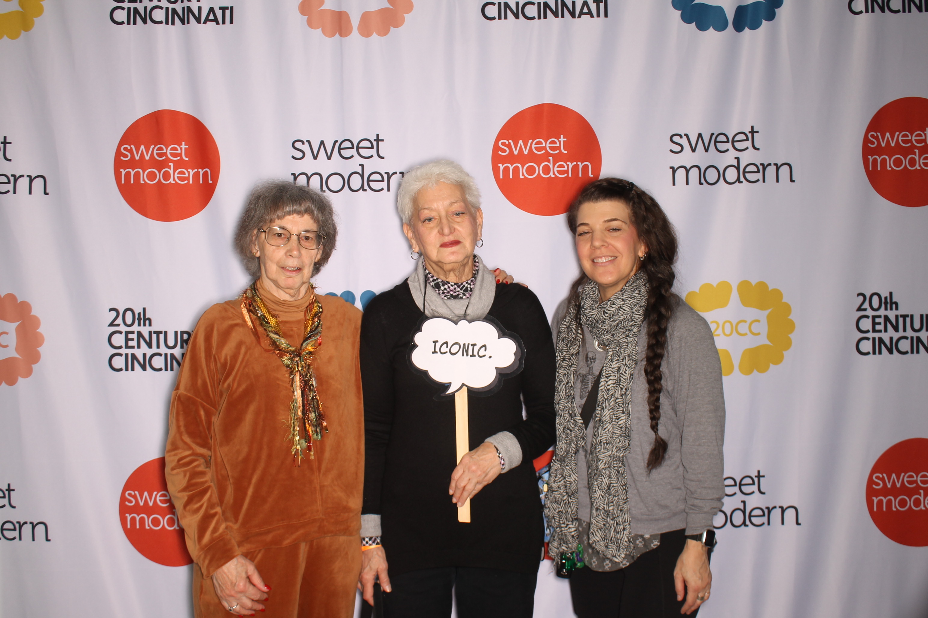 20th Century Cincinnati Saturday | View more photos from the event at gallery.photoboothcincy.com/u/PhotoBoothCincy/20th-Century-Cincinnati-Saturday