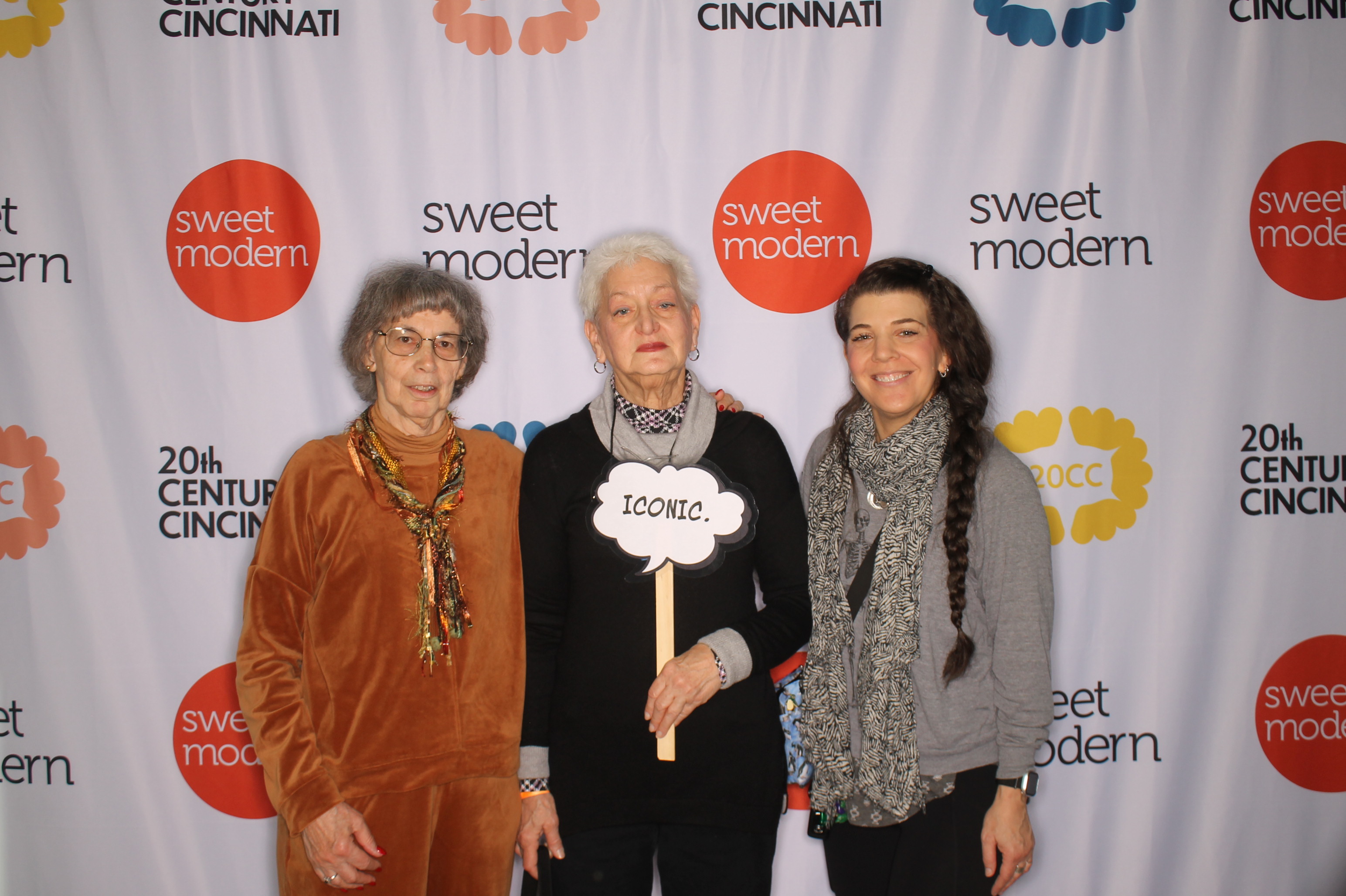 20th Century Cincinnati Saturday | View more photos from the event at gallery.photoboothcincy.com/u/PhotoBoothCincy/20th-Century-Cincinnati-Saturday