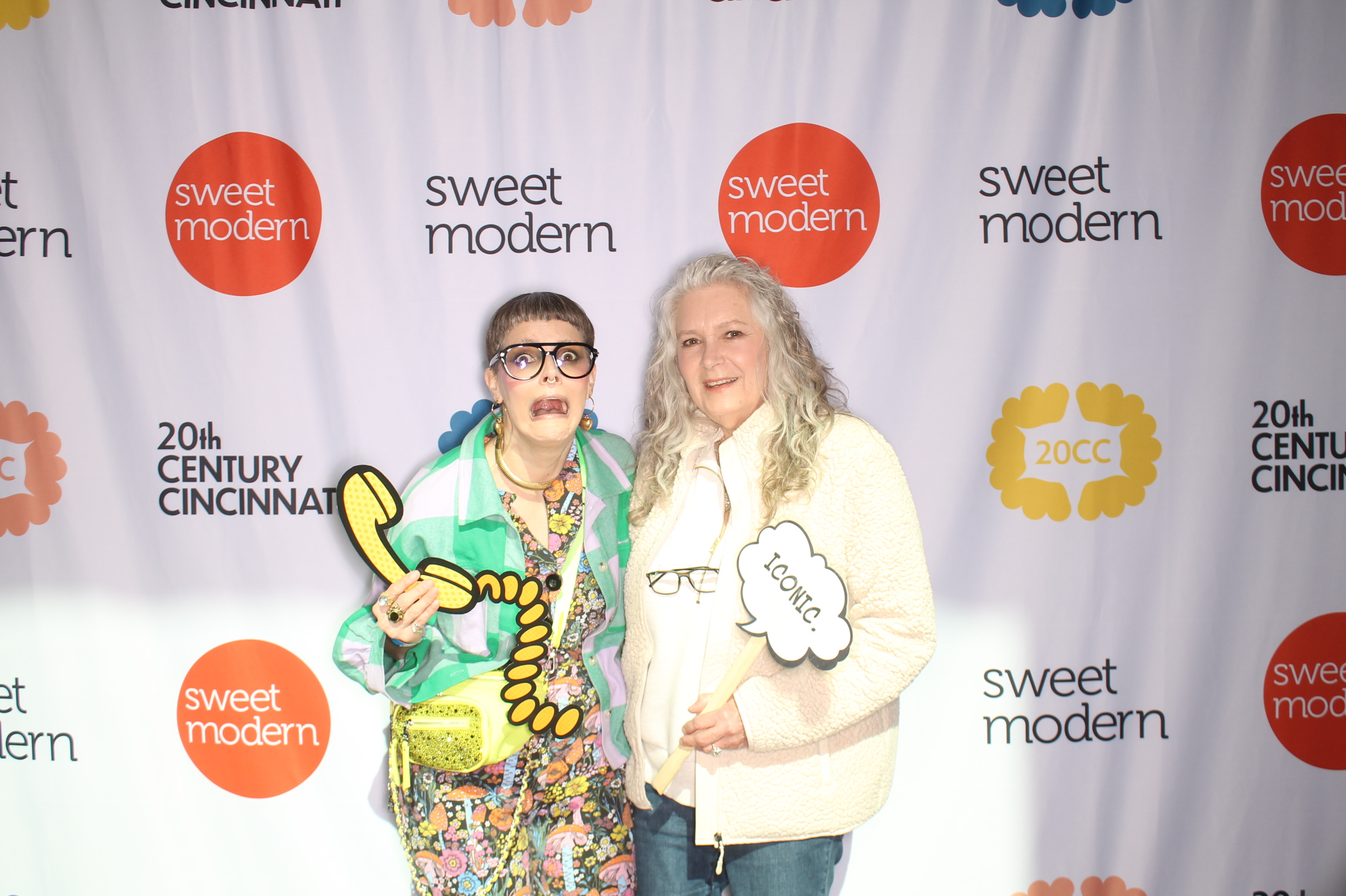 20th Century Cincinnati Saturday | View more photos from the event at gallery.photoboothcincy.com/u/PhotoBoothCincy/20th-Century-Cincinnati-Saturday