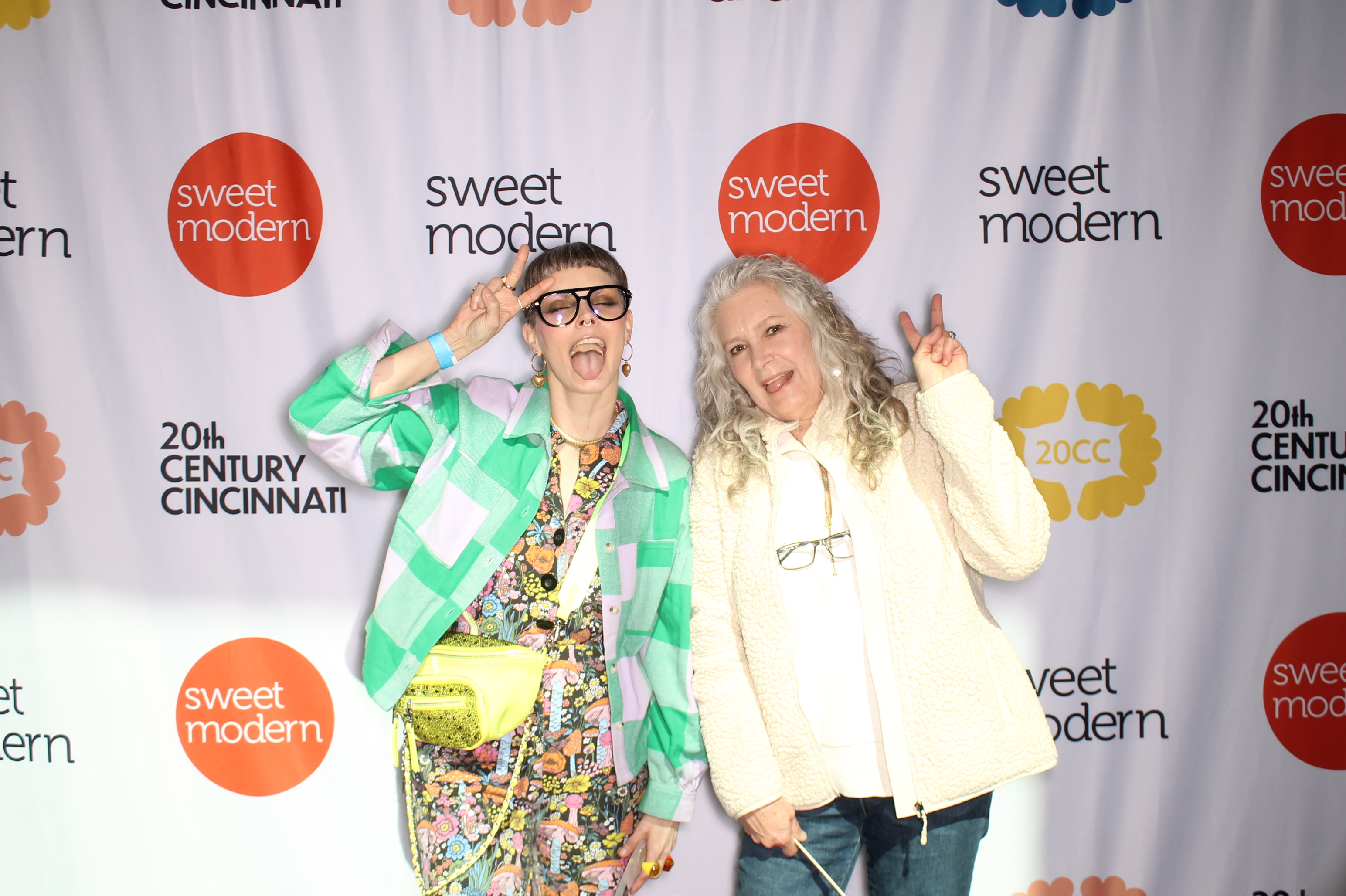 20th Century Cincinnati Saturday | View more photos from the event at gallery.photoboothcincy.com/u/PhotoBoothCincy/20th-Century-Cincinnati-Saturday