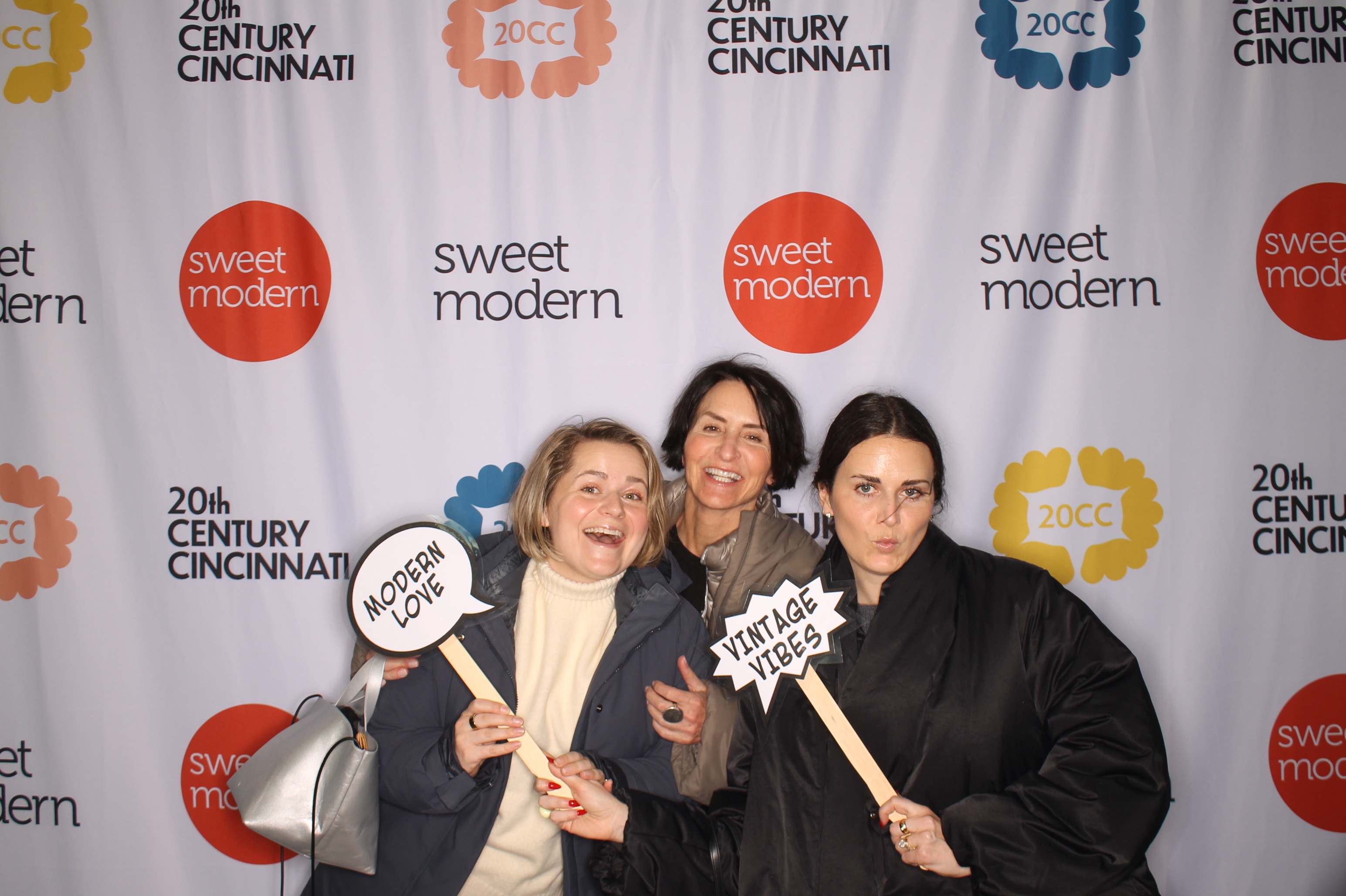 20th Century Cincinnati Saturday | View more photos from the event at gallery.photoboothcincy.com/u/PhotoBoothCincy/20th-Century-Cincinnati-Saturday
