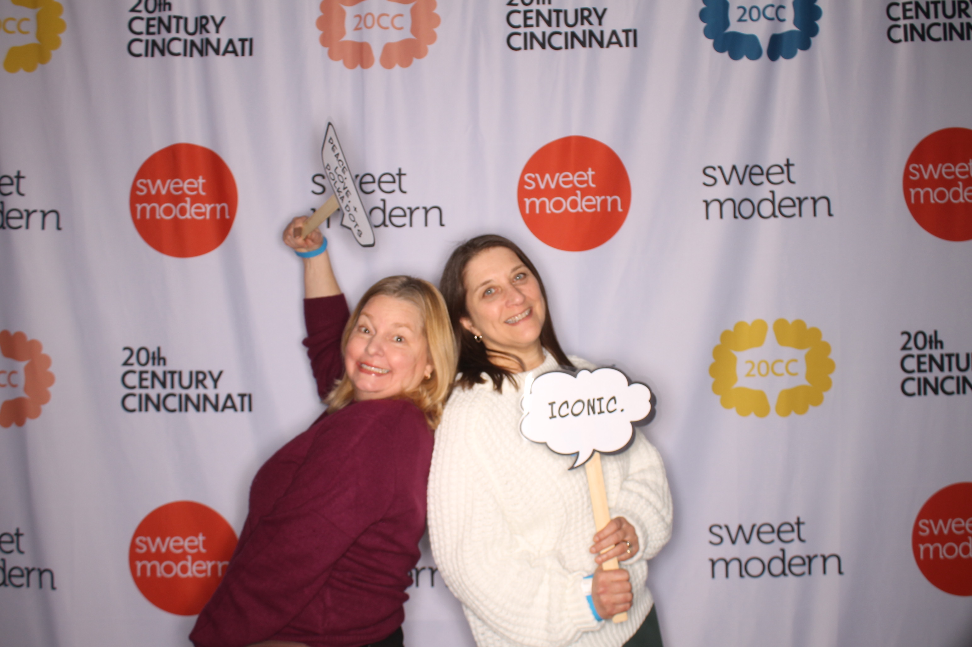 20th Century Cincinnati Sunday | View more photos from the event at gallery.photoboothcincy.com/u/PhotoBoothCincy/20th-Century-Cincinnati-Sunday