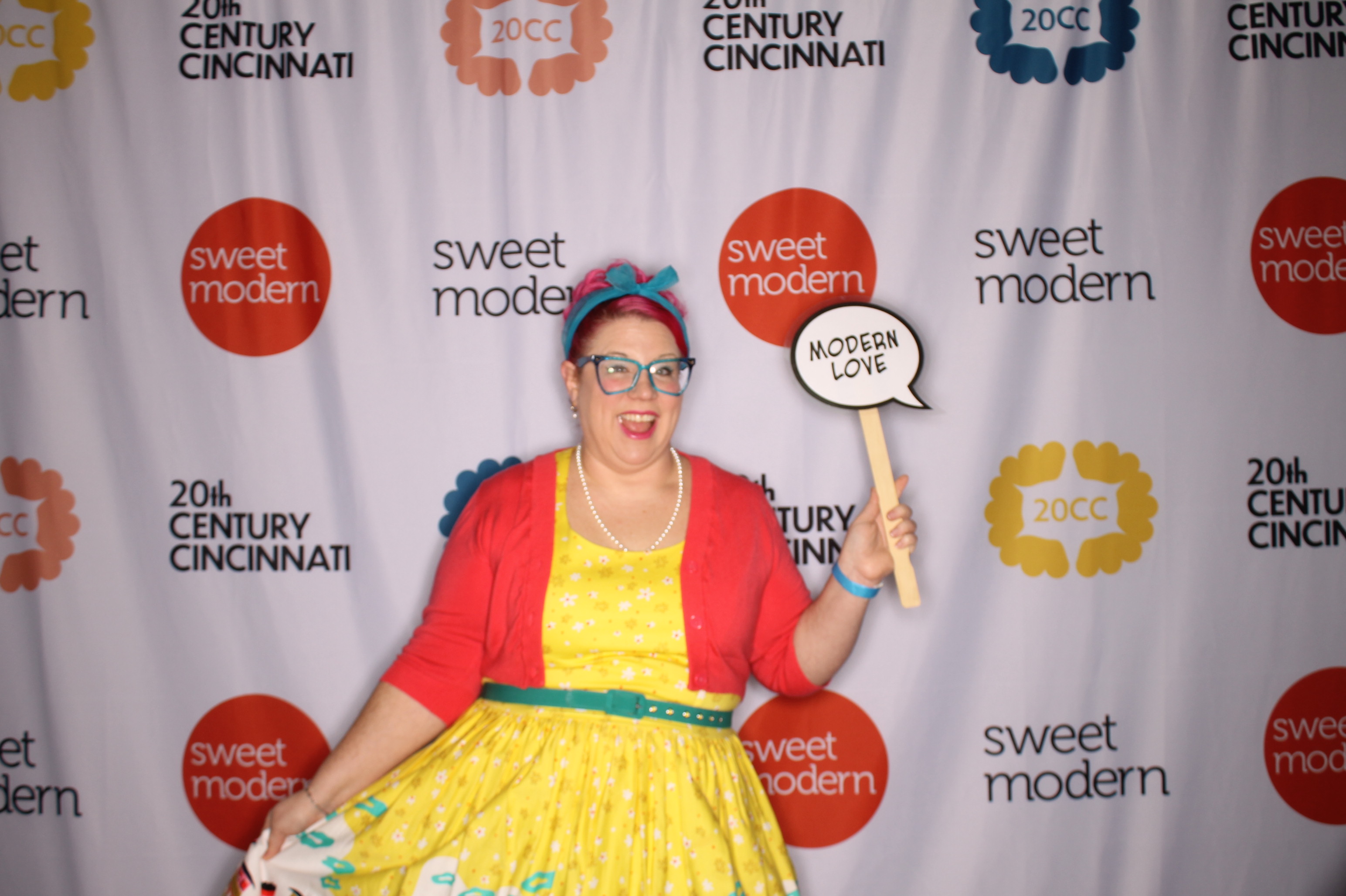 20th Century Cincinnati Sunday | View more photos from the event at gallery.photoboothcincy.com/u/PhotoBoothCincy/20th-Century-Cincinnati-Sunday