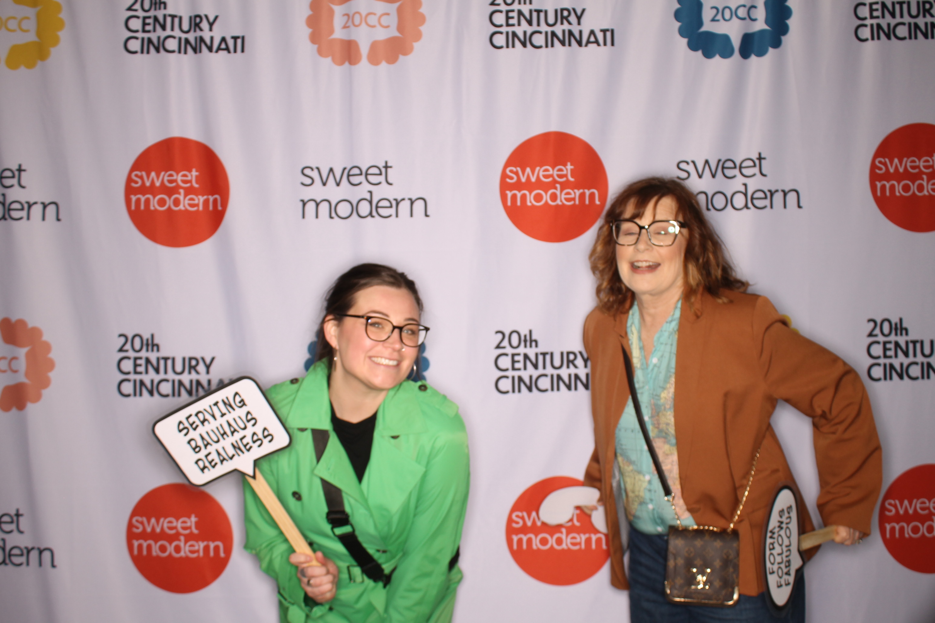 20th Century Cincinnati Sunday | View more photos from the event at gallery.photoboothcincy.com/u/PhotoBoothCincy/20th-Century-Cincinnati-Sunday