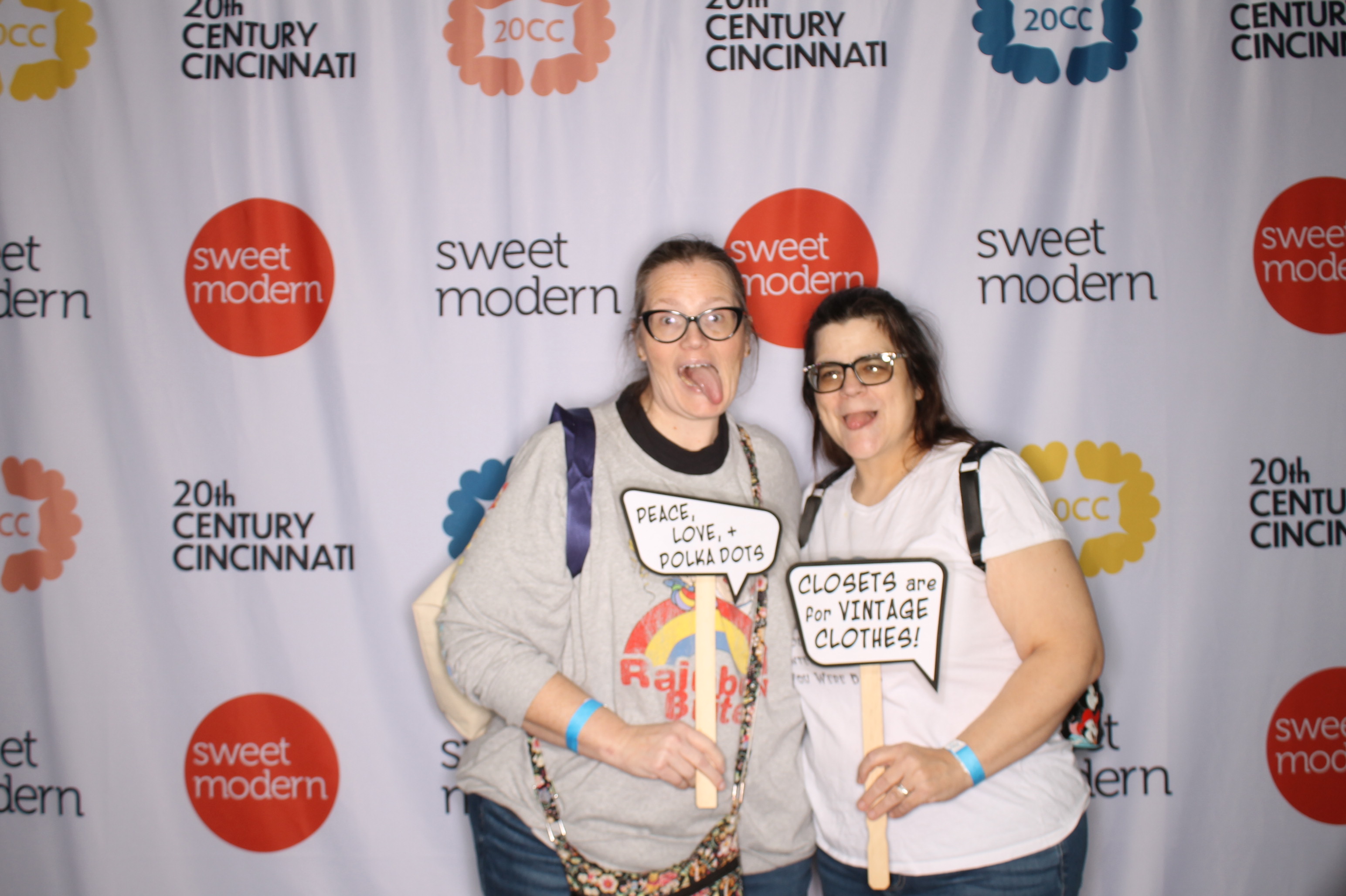 20th Century Cincinnati Sunday | View more photos from the event at gallery.photoboothcincy.com/u/PhotoBoothCincy/20th-Century-Cincinnati-Sunday
