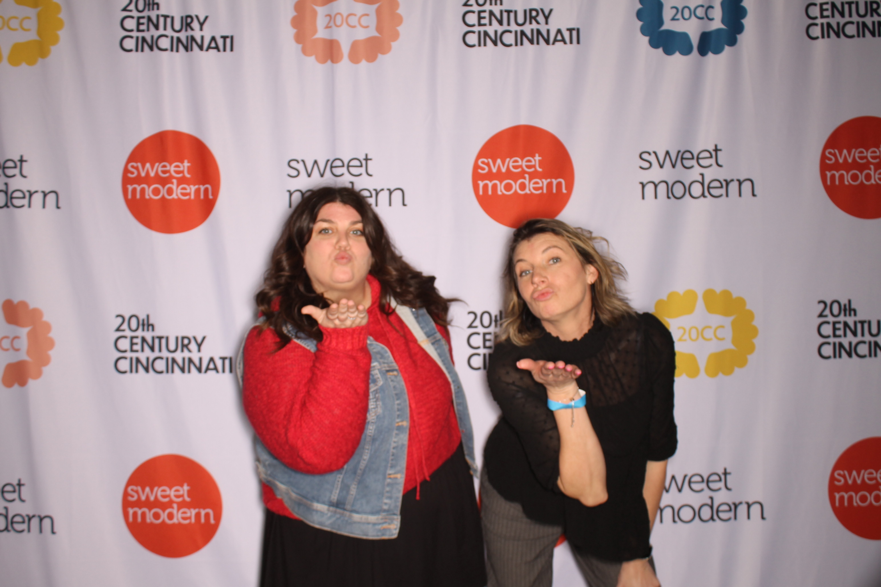 20th Century Cincinnati Sunday | View more photos from the event at gallery.photoboothcincy.com/u/PhotoBoothCincy/20th-Century-Cincinnati-Sunday