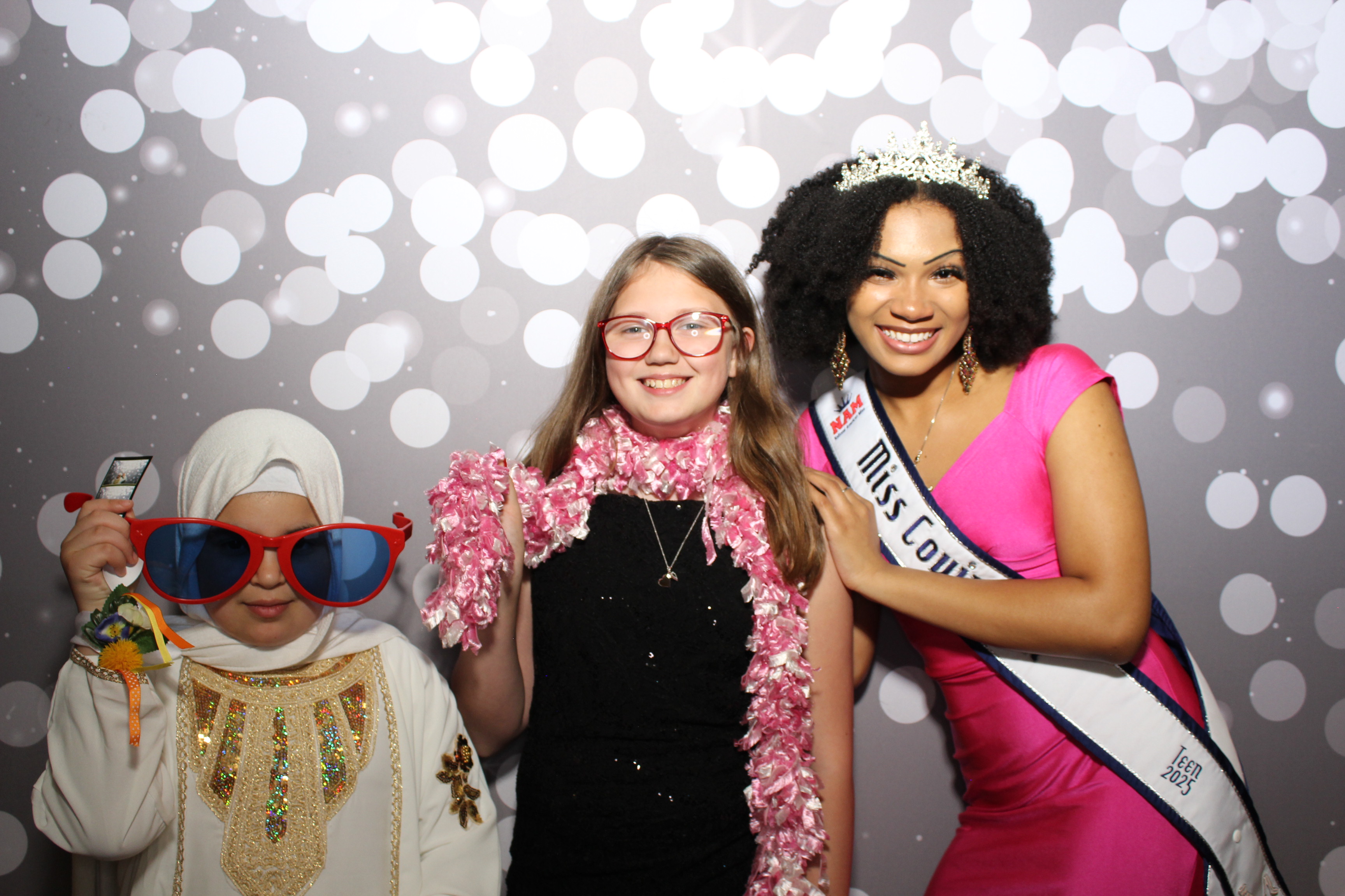 6th District Prom | View more photos from the event at gallery.photoboothcincy.com/u/PhotoBoothCincy/6th-District-Prom-0