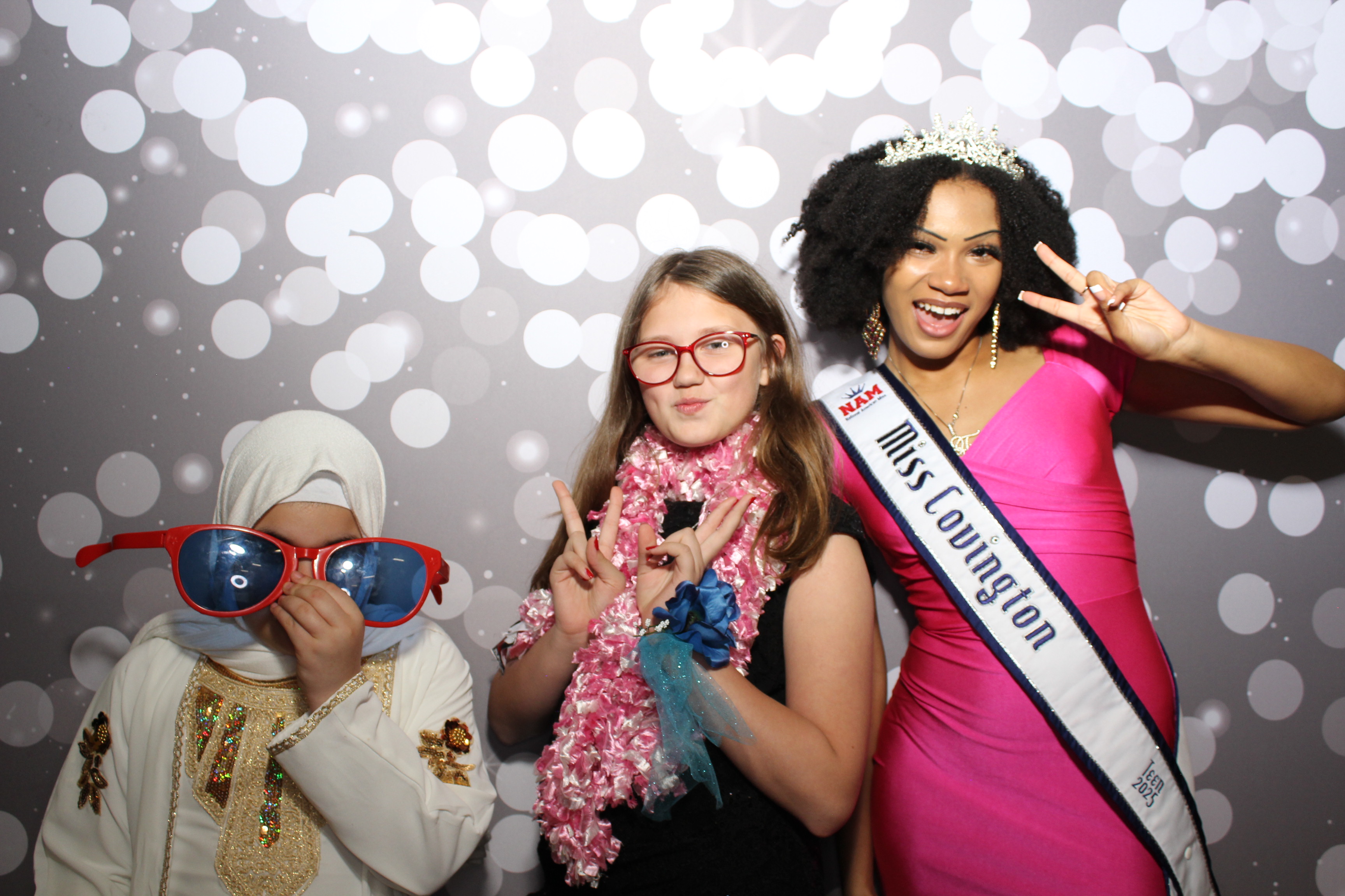 6th District Prom | View more photos from the event at gallery.photoboothcincy.com/u/PhotoBoothCincy/6th-District-Prom-0