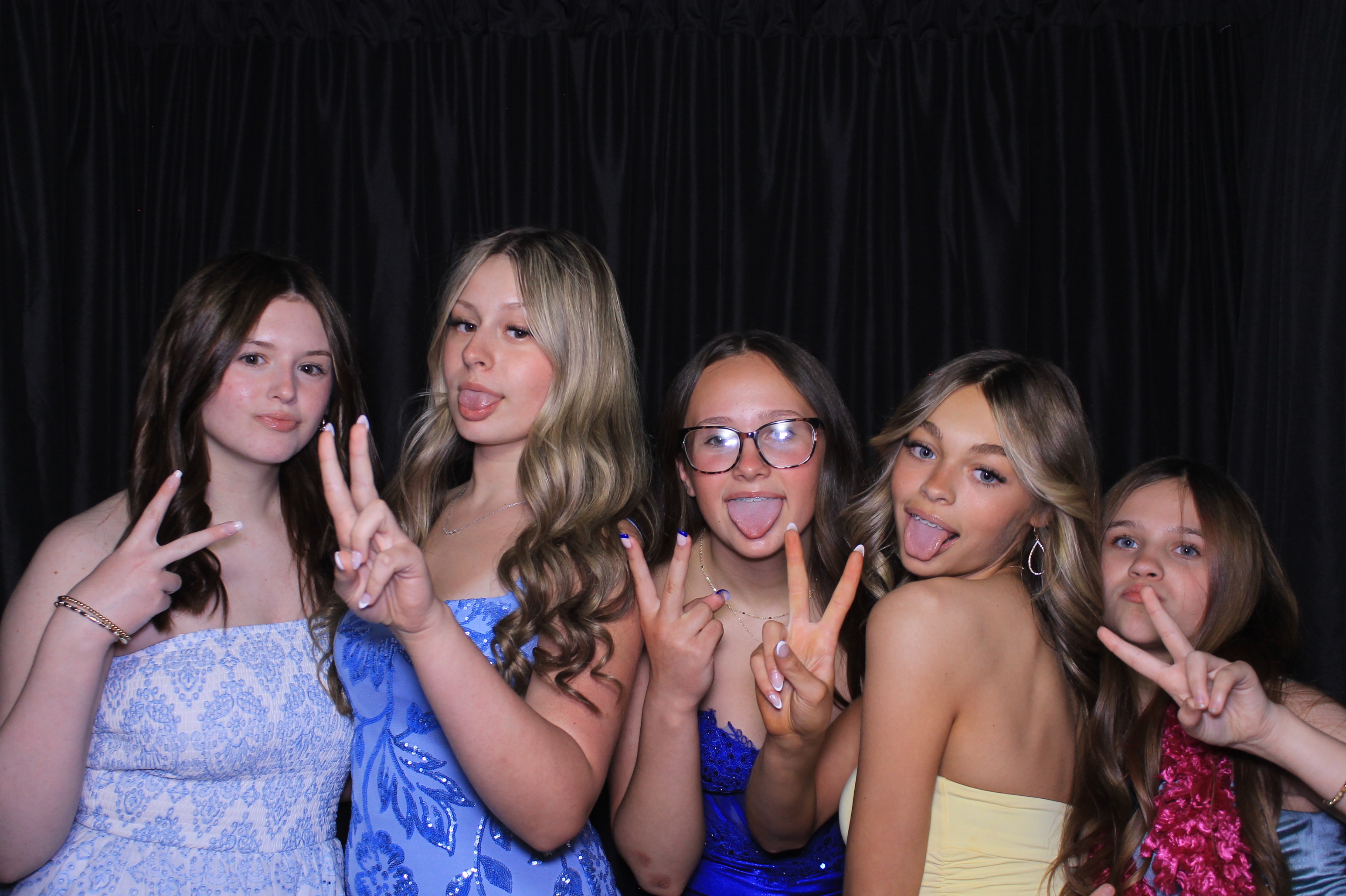 8th Grade Semi-Formal | View more photos from the event at gallery.photoboothcincy.com/u/PhotoBoothCincy/8th-Grade-Semi-Formal