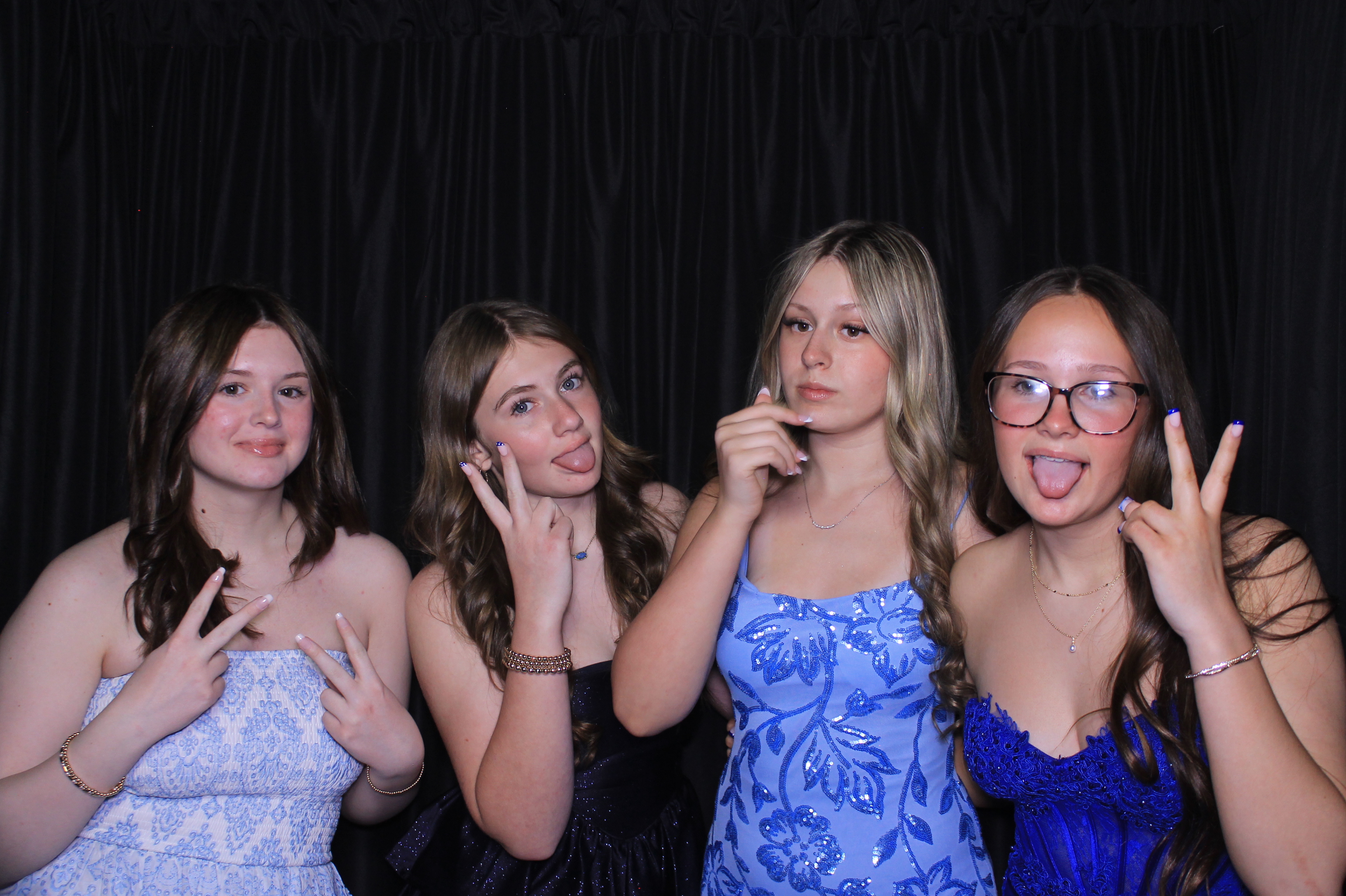 8th Grade Semi-Formal | View more photos from the event at gallery.photoboothcincy.com/u/PhotoBoothCincy/8th-Grade-Semi-Formal
