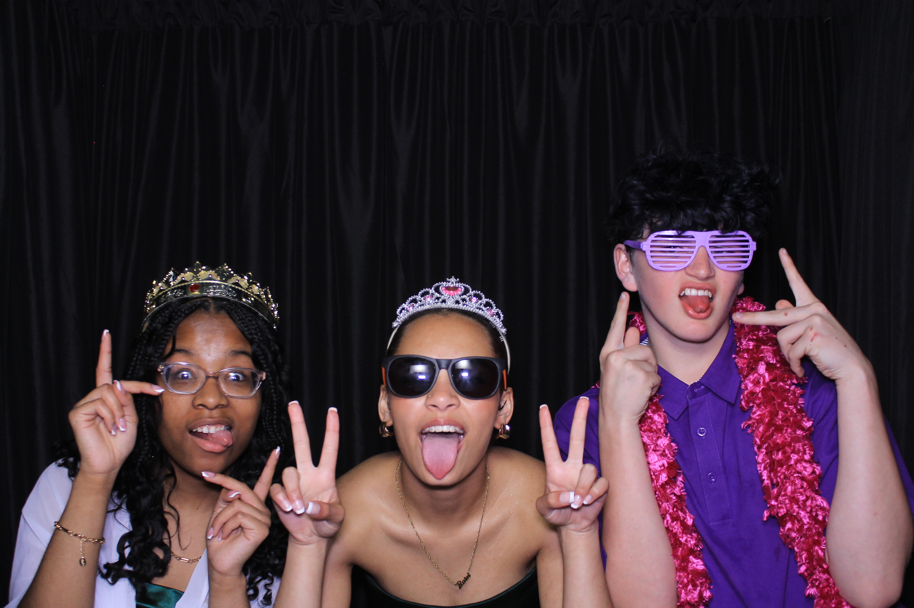 8th Grade Semi-Formal | View more photos from the event at gallery.photoboothcincy.com/u/PhotoBoothCincy/8th-Grade-Semi-Formal