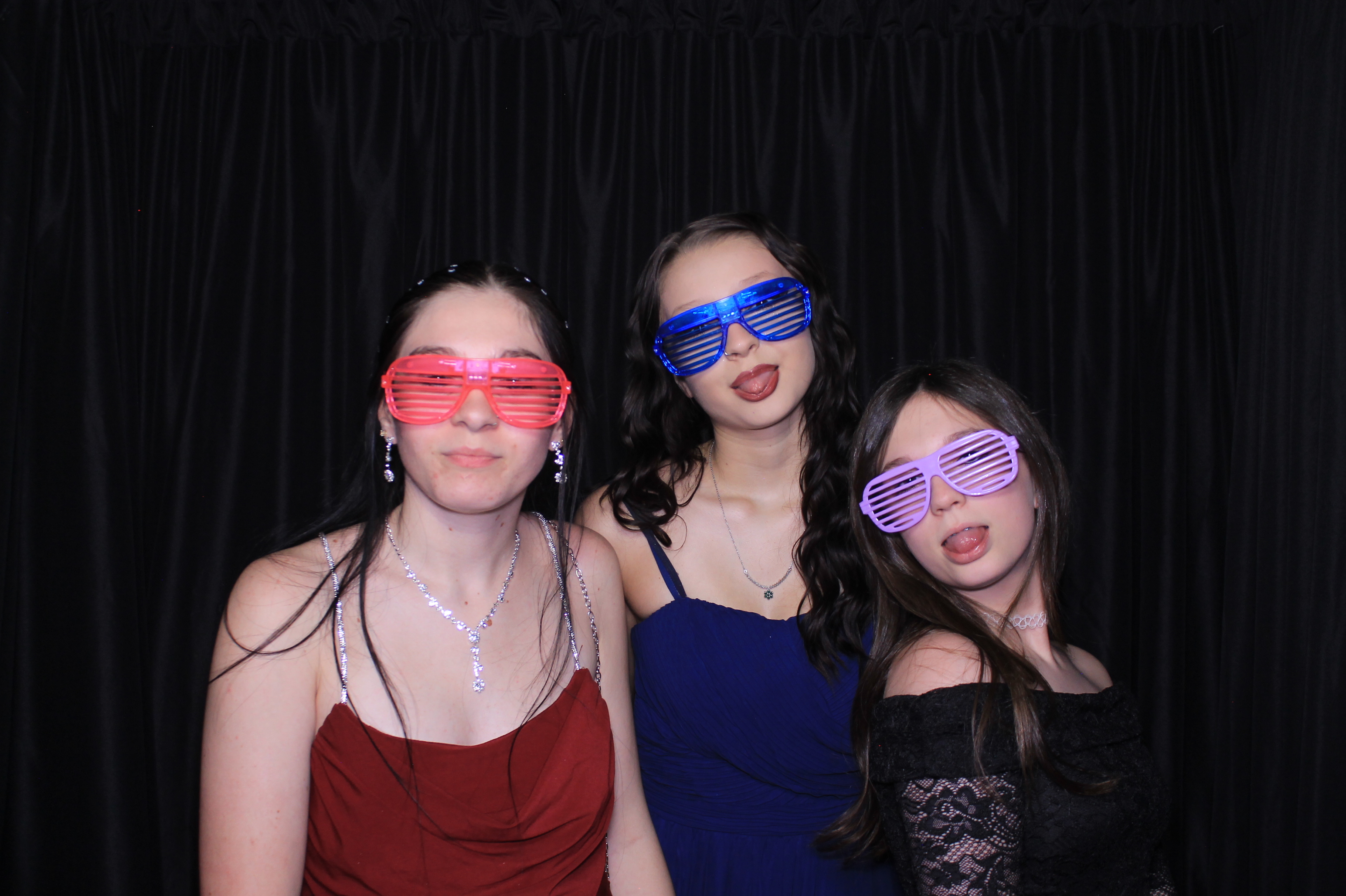 8th Grade Semi-Formal | View more photos from the event at gallery.photoboothcincy.com/u/PhotoBoothCincy/8th-Grade-Semi-Formal