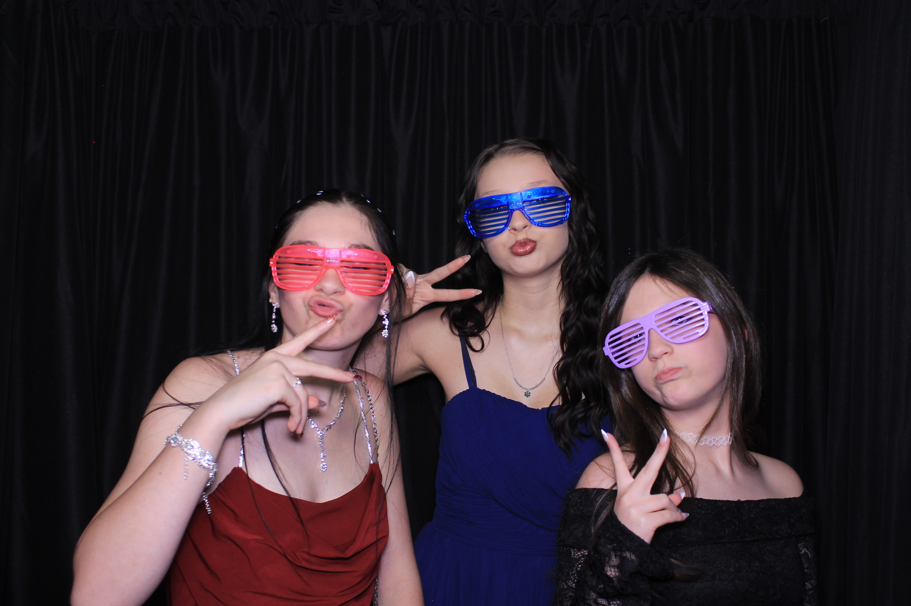 8th Grade Semi-Formal | View more photos from the event at gallery.photoboothcincy.com/u/PhotoBoothCincy/8th-Grade-Semi-Formal