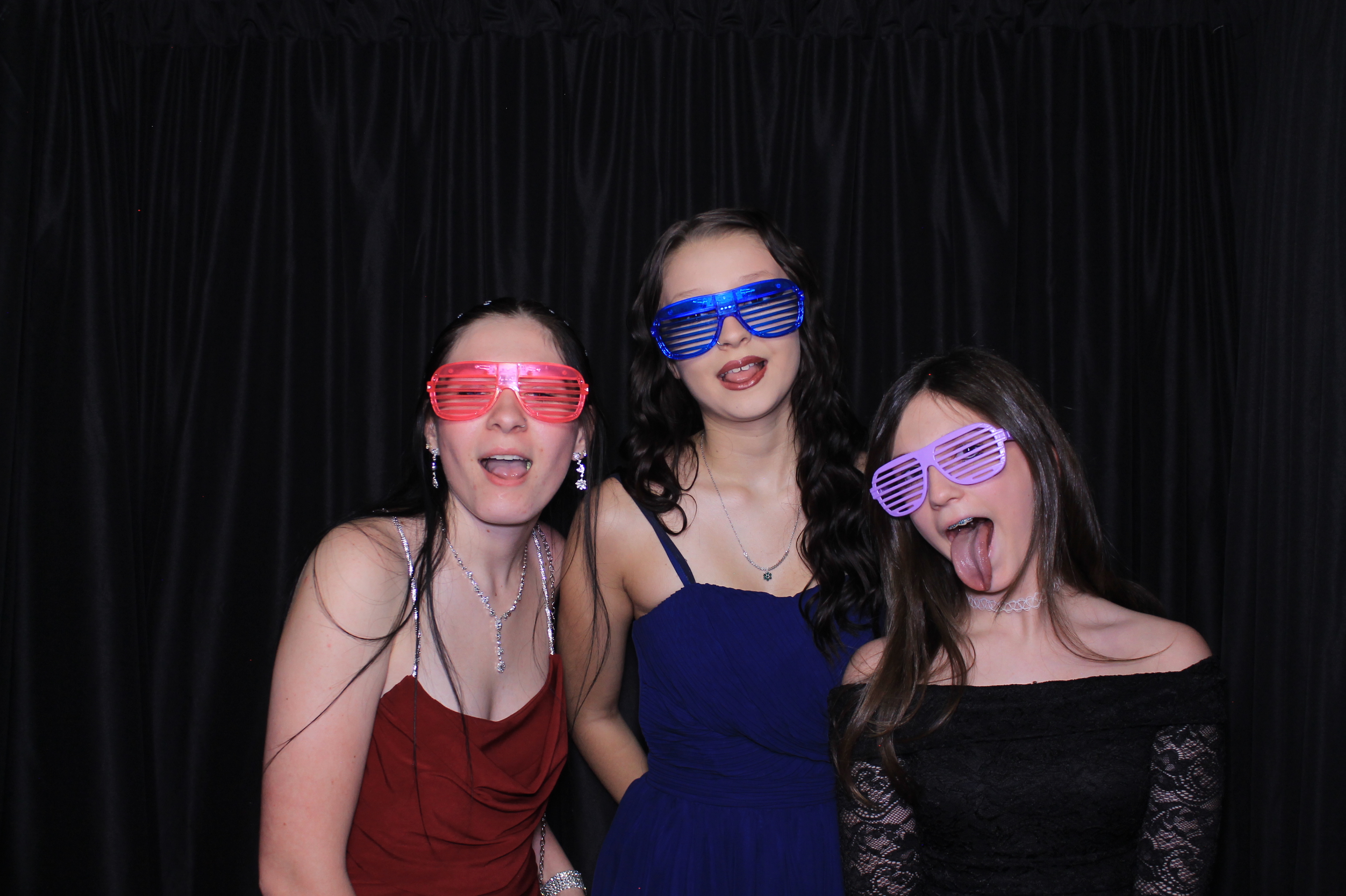 8th Grade Semi-Formal | View more photos from the event at gallery.photoboothcincy.com/u/PhotoBoothCincy/8th-Grade-Semi-Formal