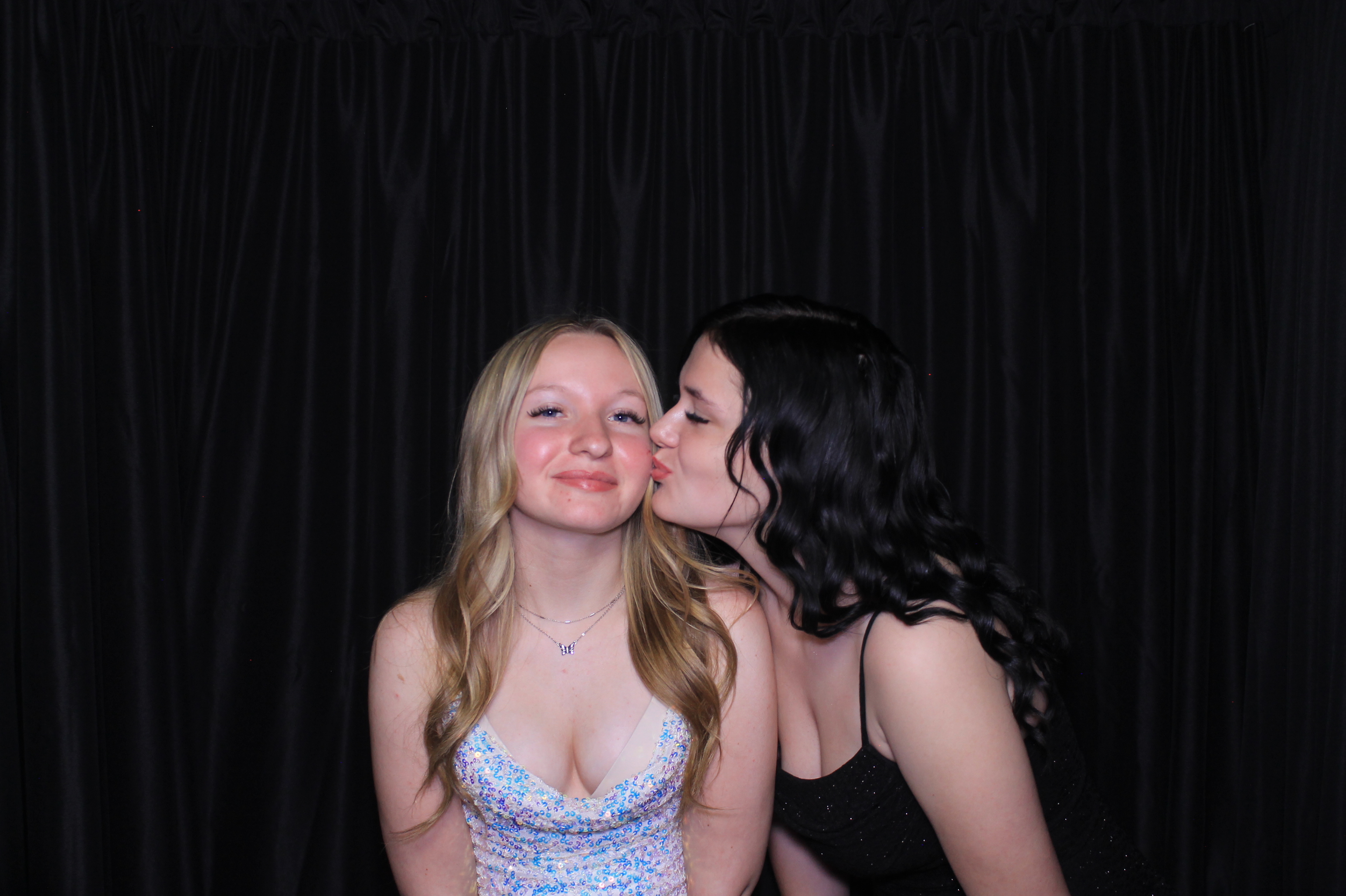 8th Grade Semi-Formal | View more photos from the event at gallery.photoboothcincy.com/u/PhotoBoothCincy/8th-Grade-Semi-Formal