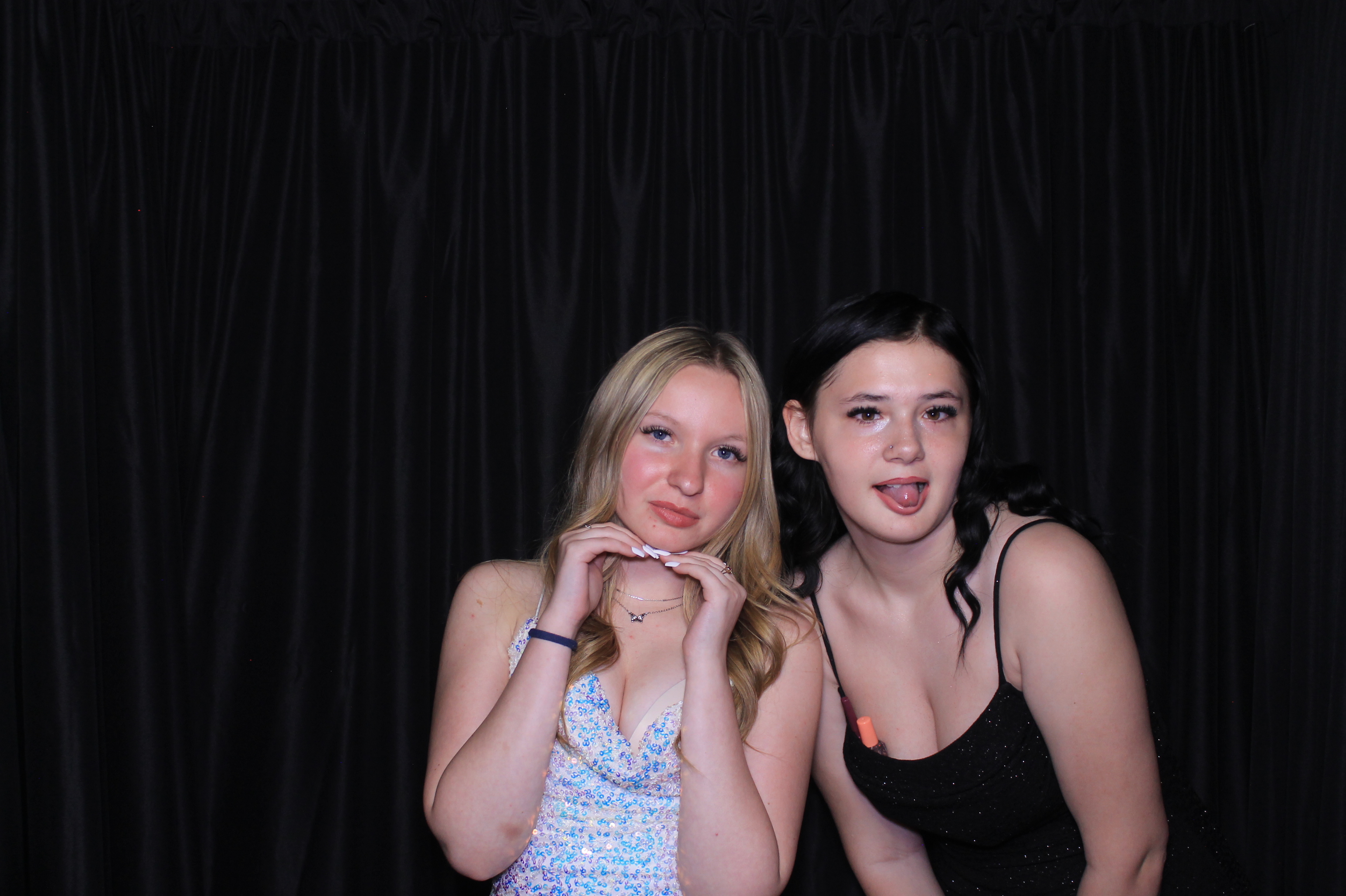 8th Grade Semi-Formal | View more photos from the event at gallery.photoboothcincy.com/u/PhotoBoothCincy/8th-Grade-Semi-Formal