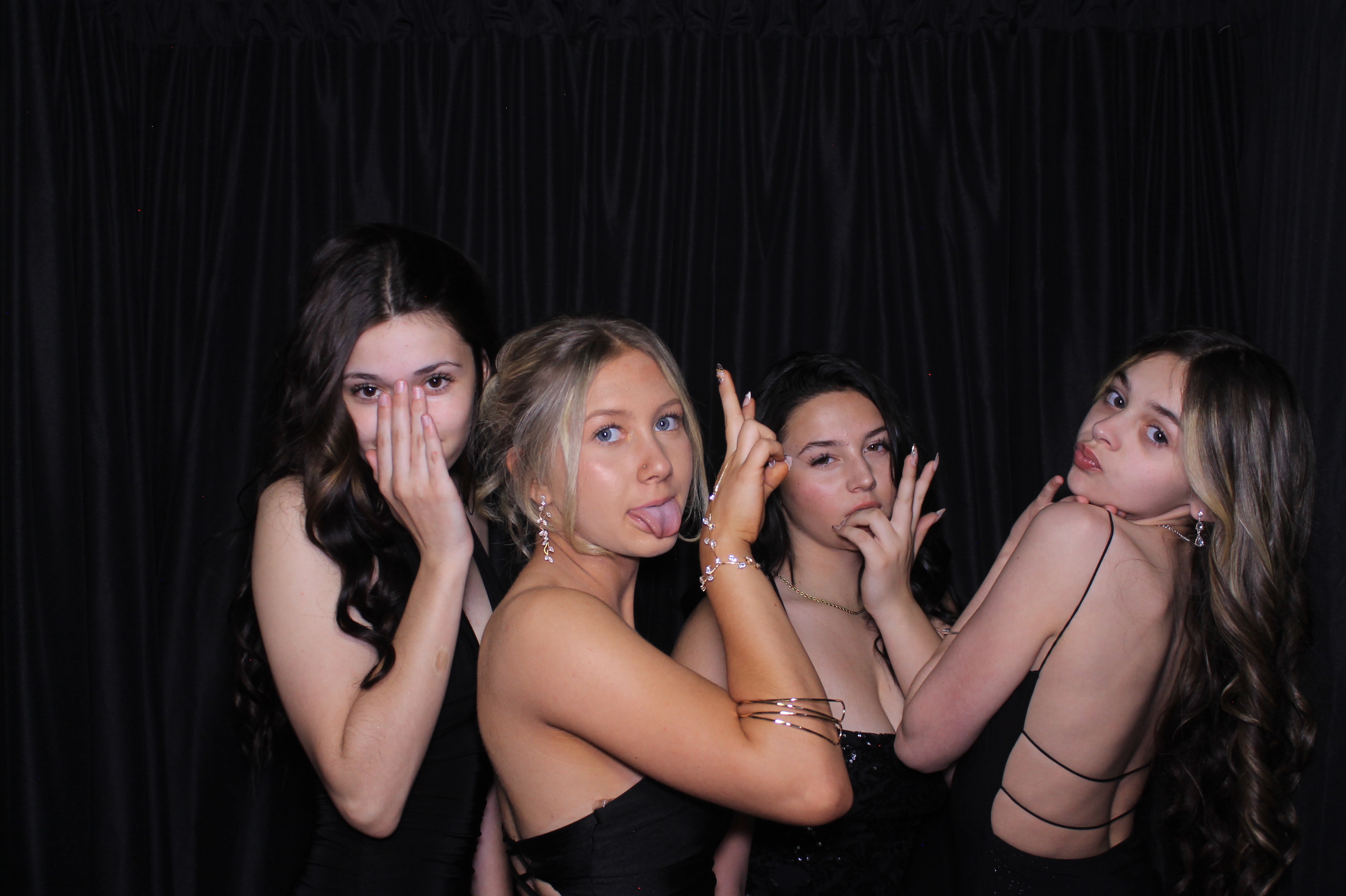 8th Grade Semi-Formal | View more photos from the event at gallery.photoboothcincy.com/u/PhotoBoothCincy/8th-Grade-Semi-Formal
