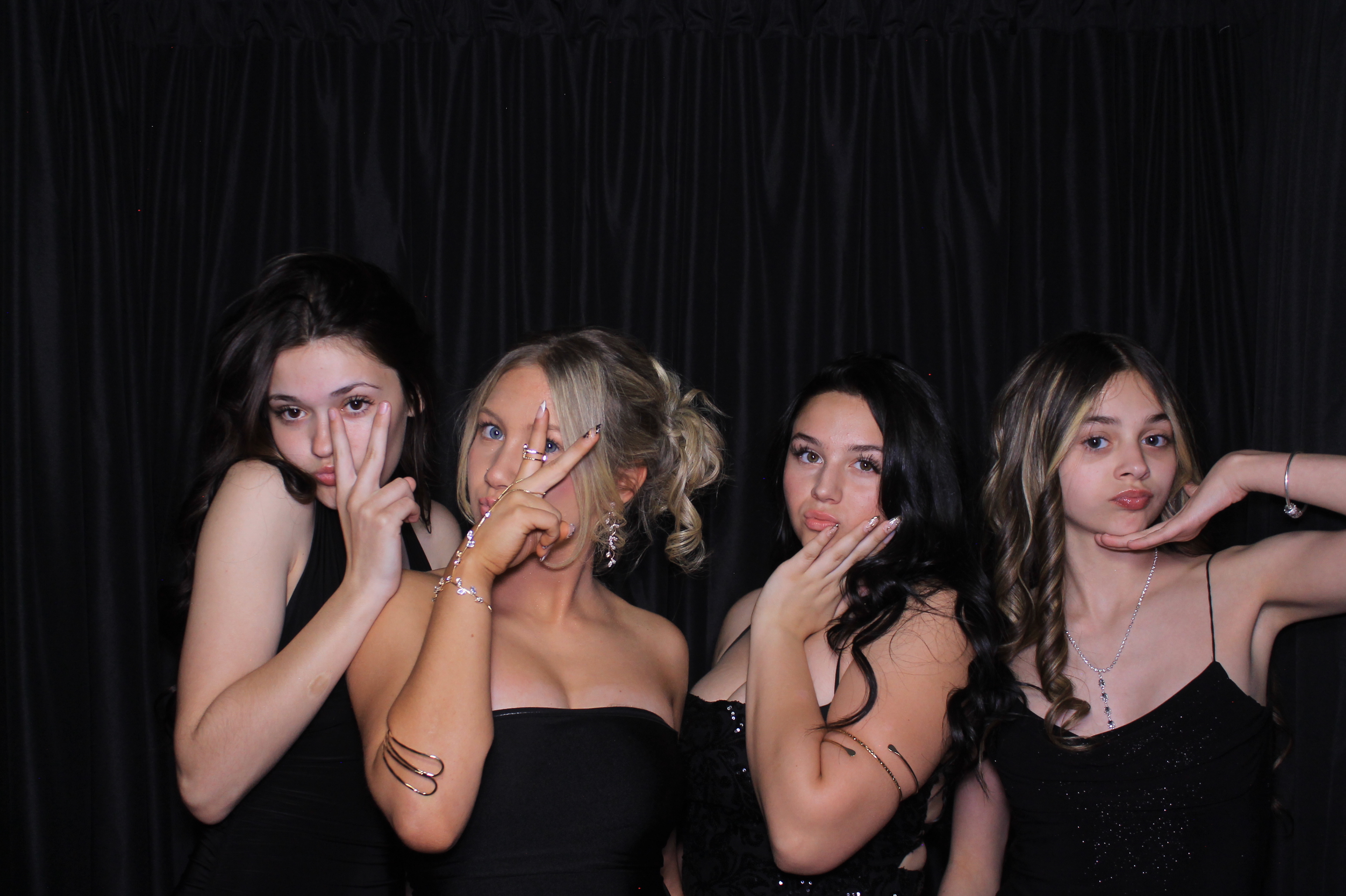 8th Grade Semi-Formal | View more photos from the event at gallery.photoboothcincy.com/u/PhotoBoothCincy/8th-Grade-Semi-Formal