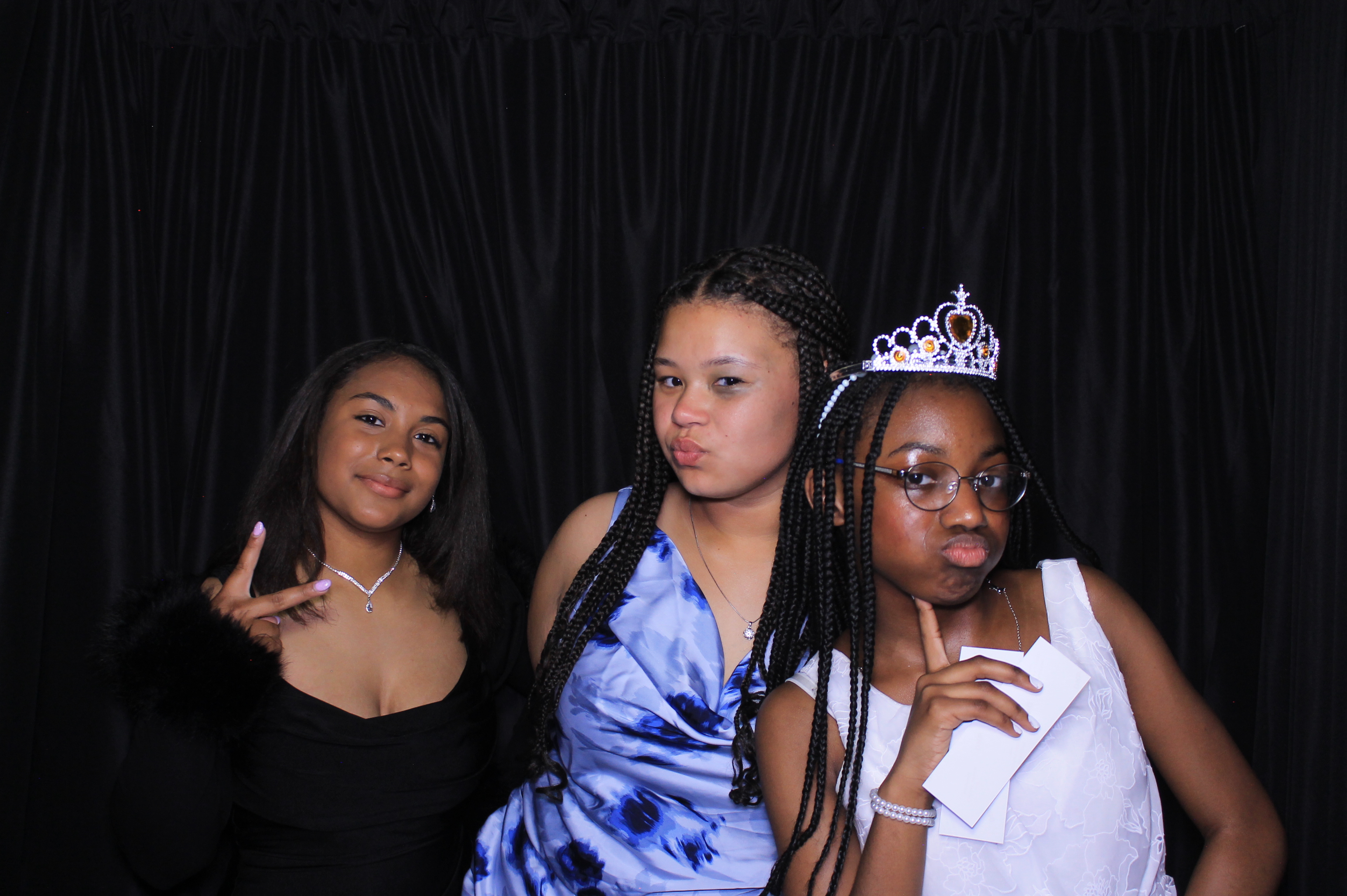8th Grade Semi-Formal | View more photos from the event at gallery.photoboothcincy.com/u/PhotoBoothCincy/8th-Grade-Semi-Formal