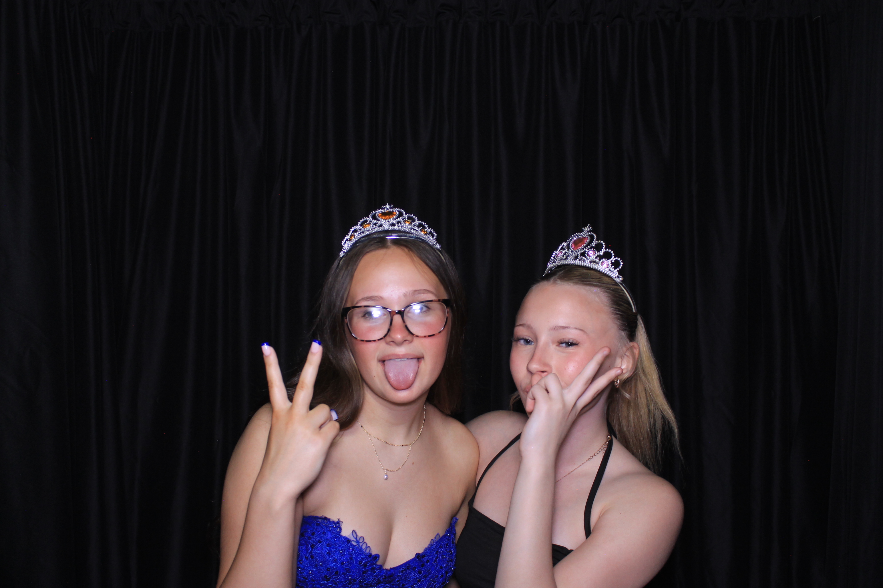 8th Grade Semi-Formal | View more photos from the event at gallery.photoboothcincy.com/u/PhotoBoothCincy/8th-Grade-Semi-Formal