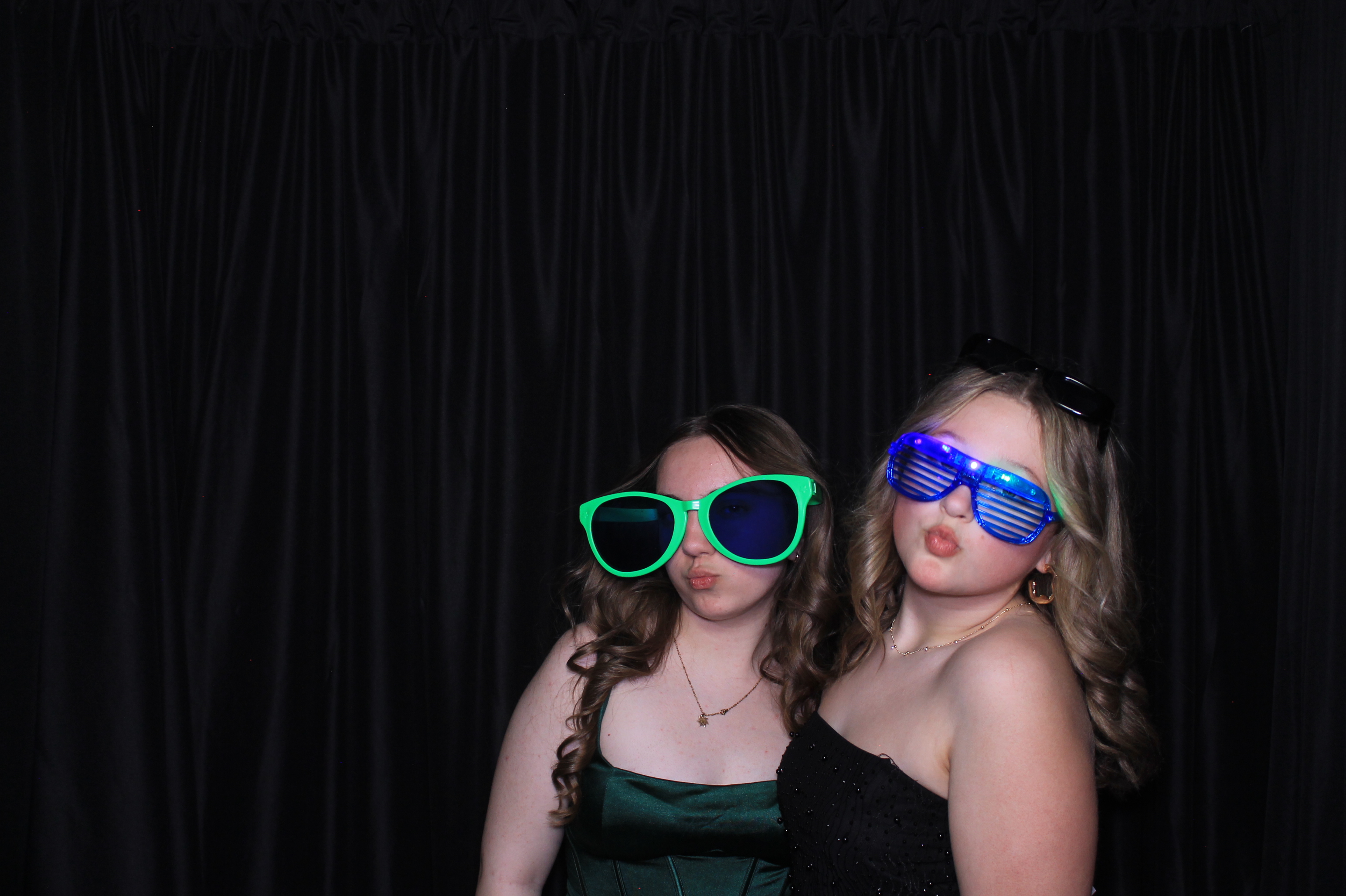 8th Grade Semi-Formal | View more photos from the event at gallery.photoboothcincy.com/u/PhotoBoothCincy/8th-Grade-Semi-Formal