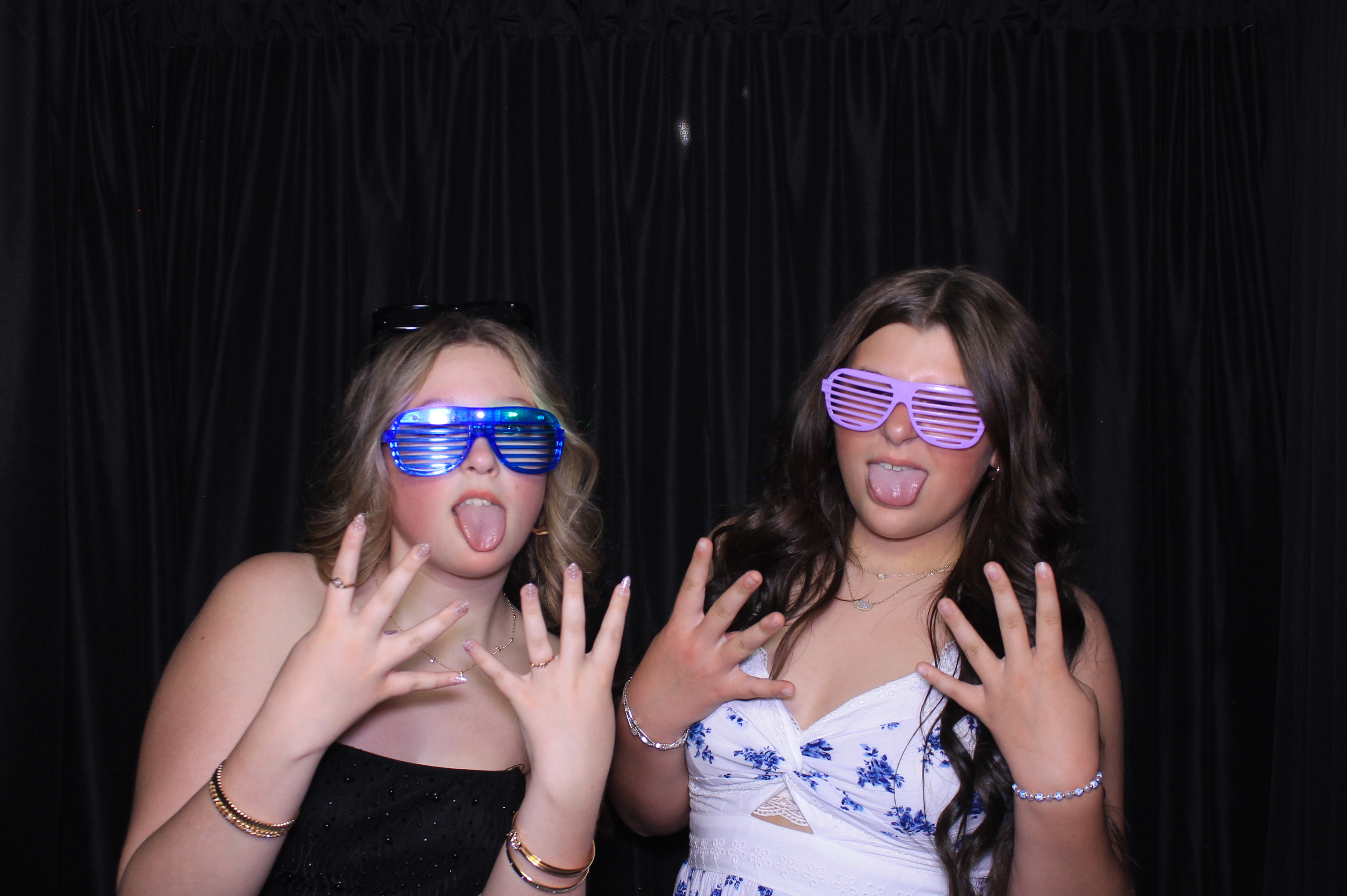 8th Grade Semi-Formal | View more photos from the event at gallery.photoboothcincy.com/u/PhotoBoothCincy/8th-Grade-Semi-Formal