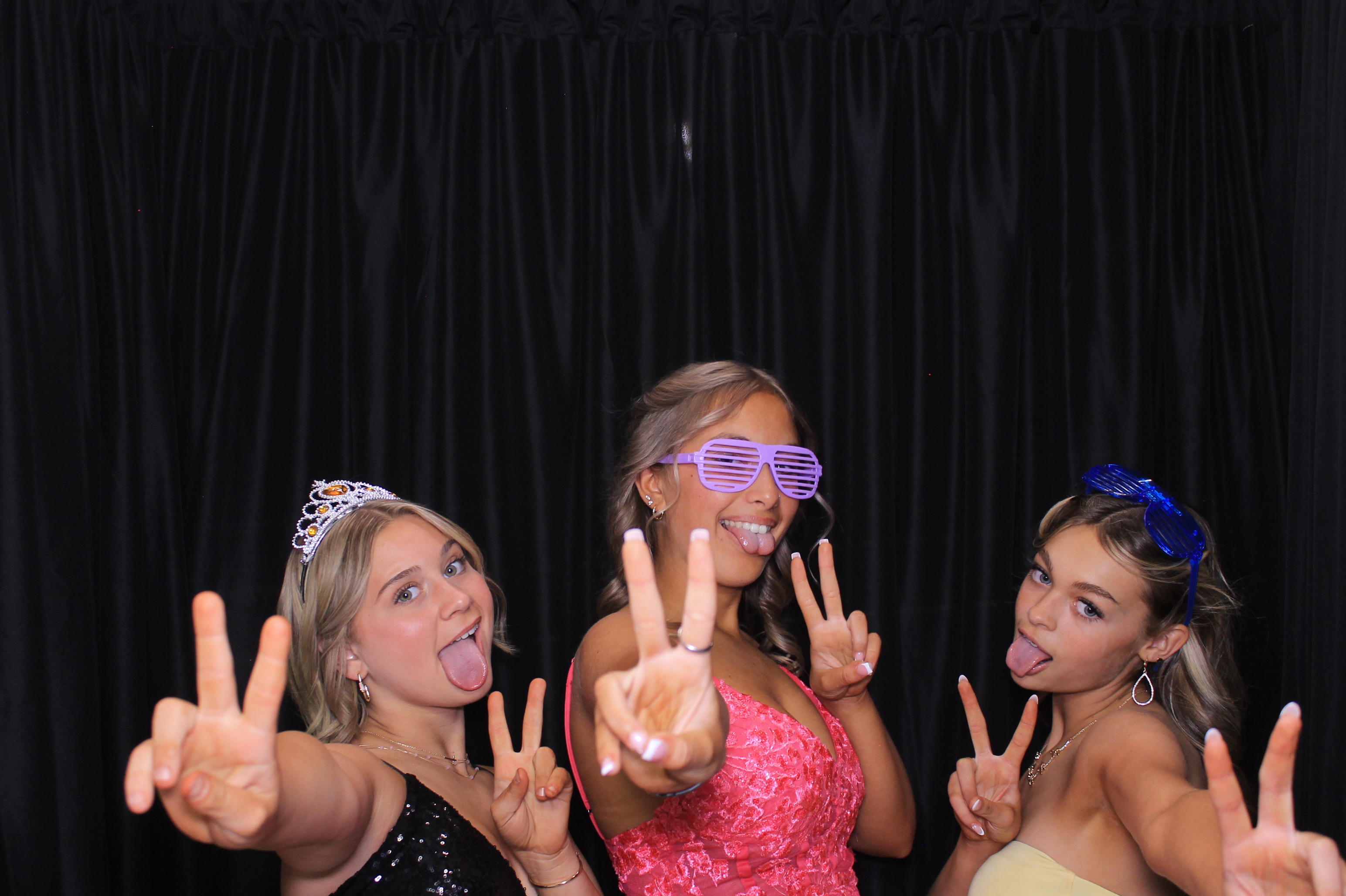 8th Grade Semi-Formal | View more photos from the event at gallery.photoboothcincy.com/u/PhotoBoothCincy/8th-Grade-Semi-Formal