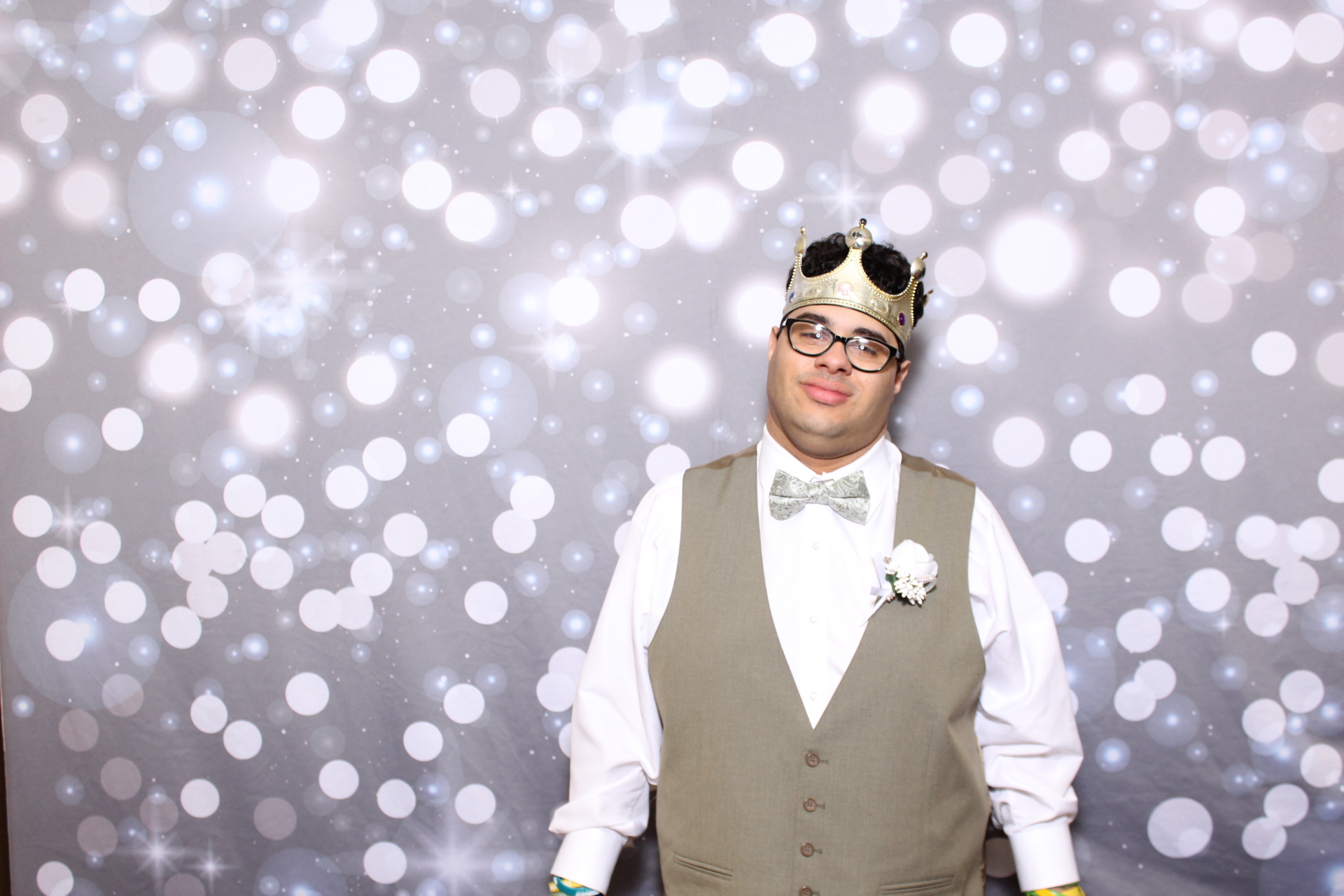 A Night to Shine | View more photos from the event at gallery.photoboothcincy.com/u/PhotoBoothCincy/A-Night-to-Shine-0