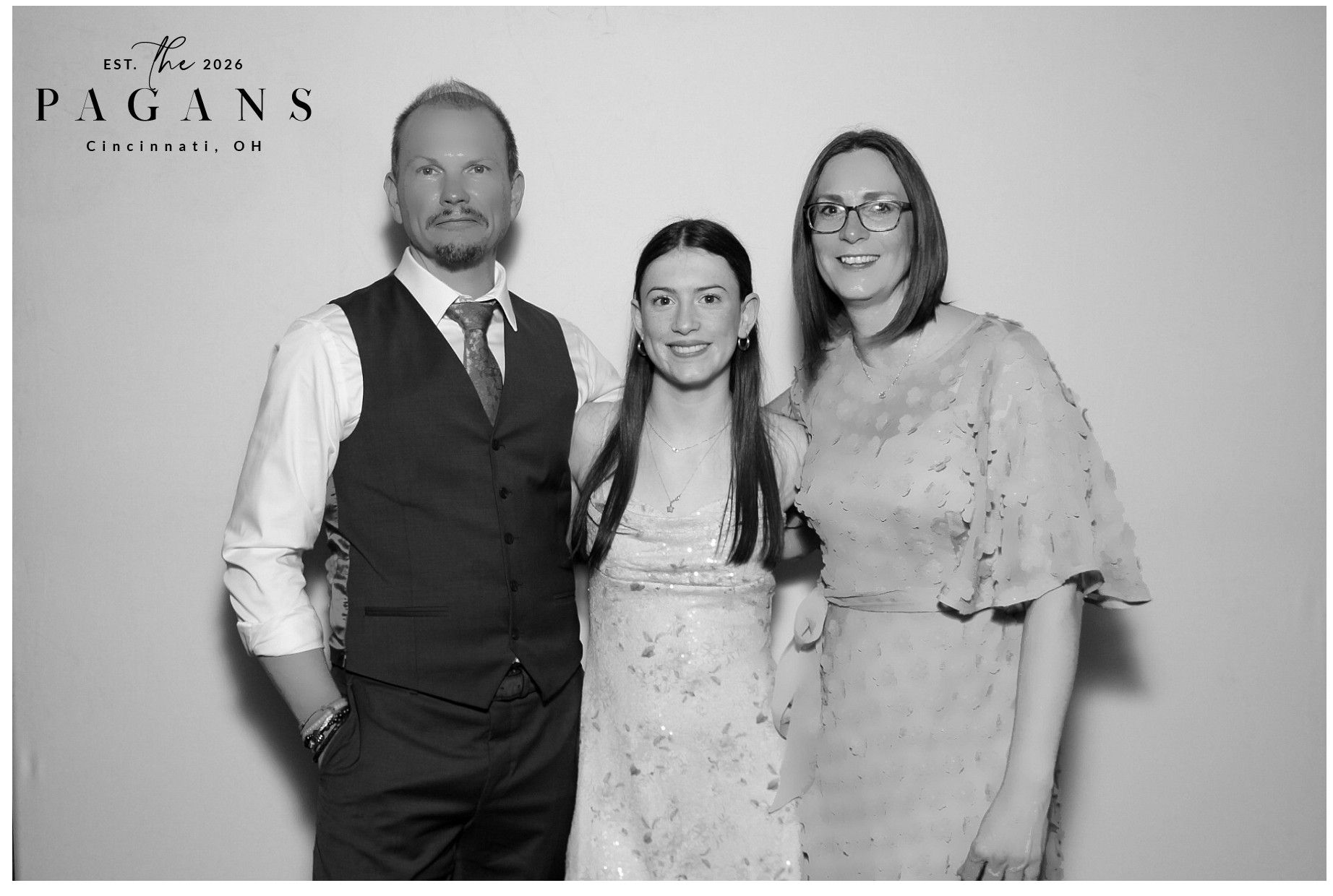 AJ & Vivien | View more photos from the event at gallery.photoboothcincy.com/u/PhotoBoothCincy/AJ-Vivien