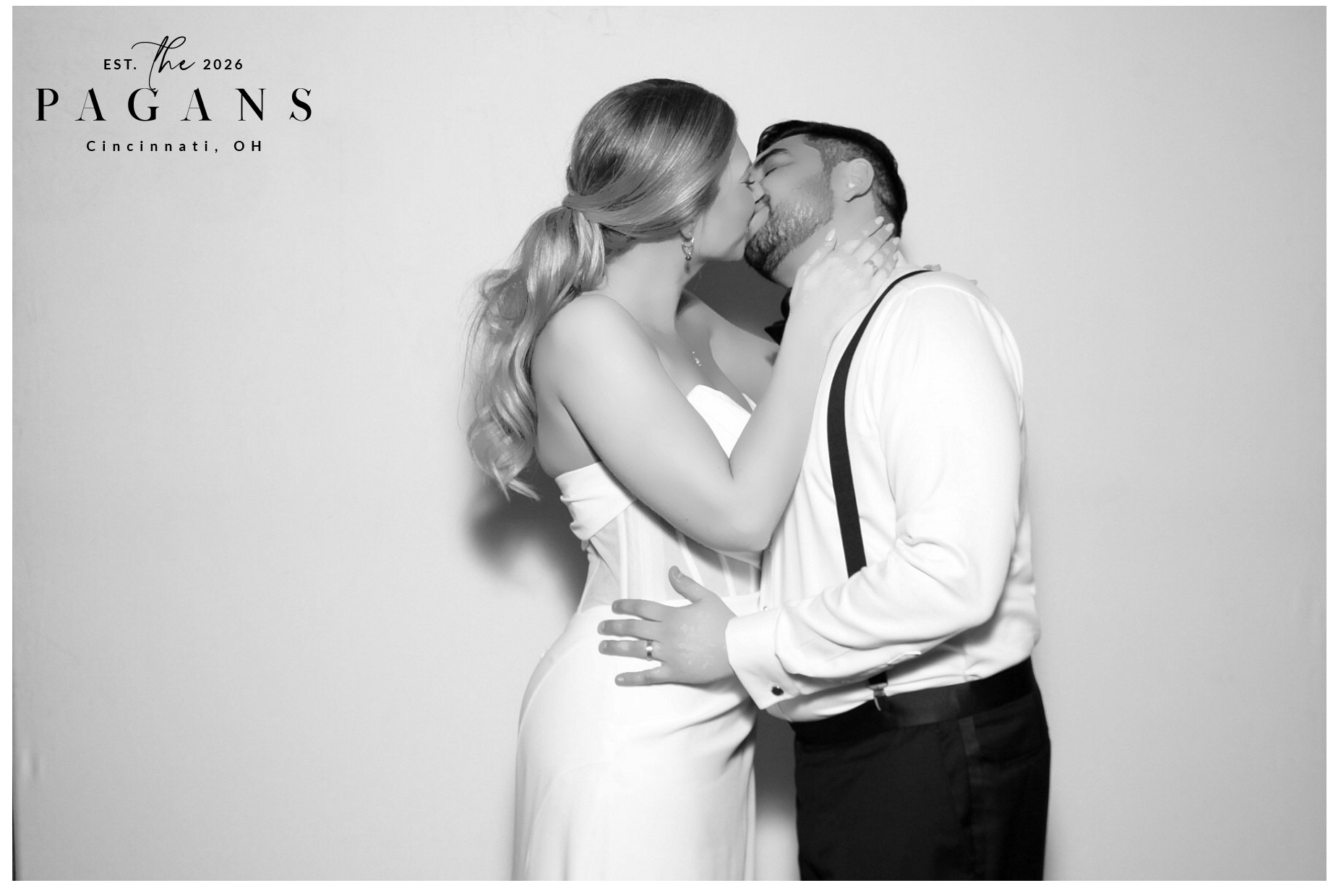 AJ & Vivien | View more photos from the event at gallery.photoboothcincy.com/u/PhotoBoothCincy/AJ-Vivien