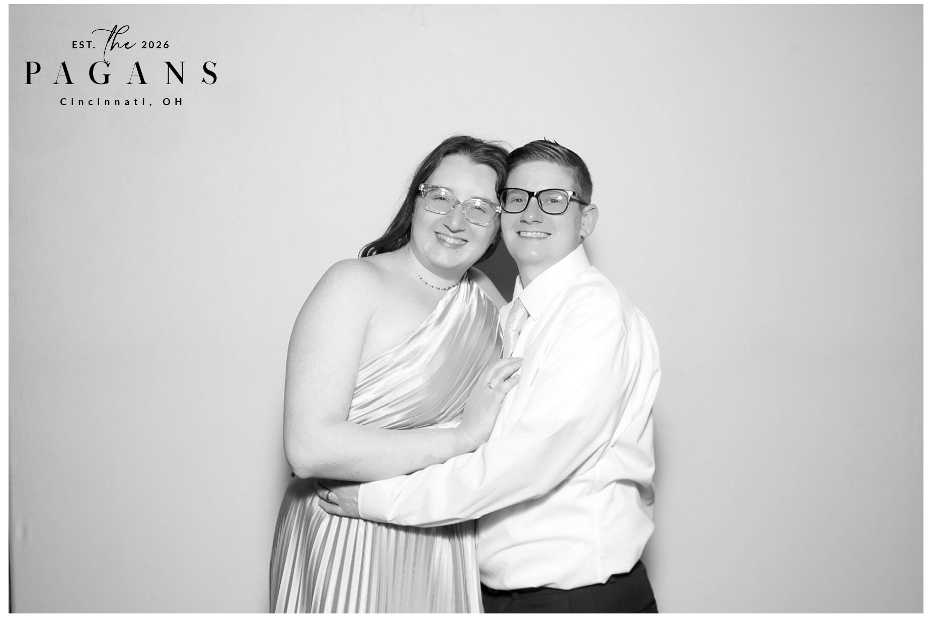 AJ & Vivien | View more photos from the event at gallery.photoboothcincy.com/u/PhotoBoothCincy/AJ-Vivien