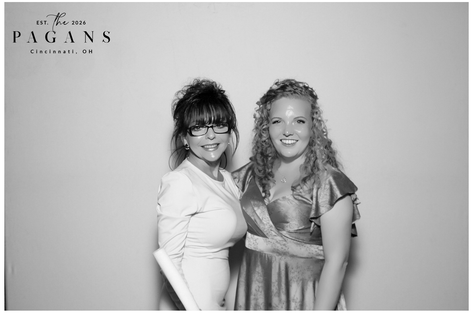 AJ & Vivien | View more photos from the event at gallery.photoboothcincy.com/u/PhotoBoothCincy/AJ-Vivien