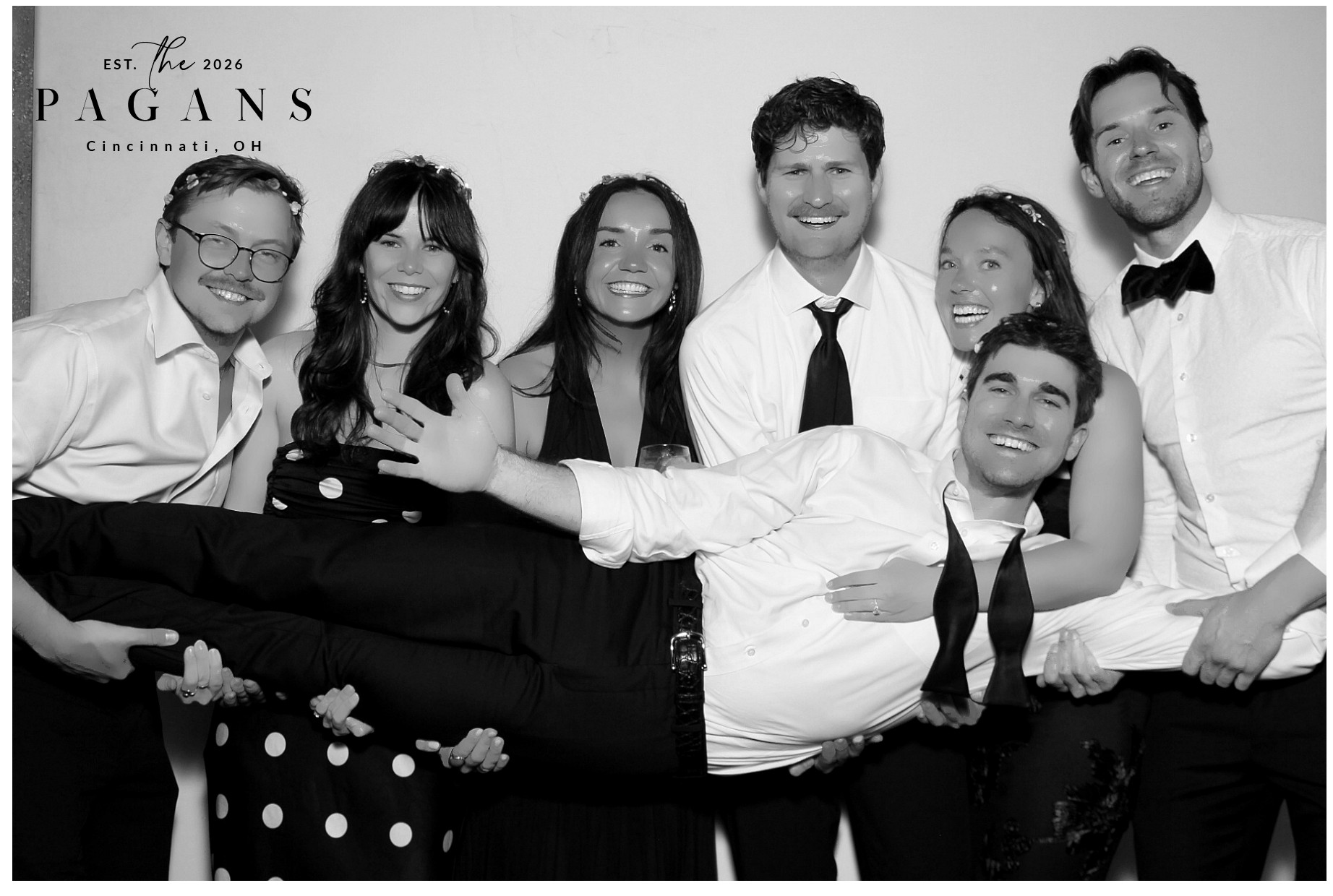 AJ & Vivien | View more photos from the event at gallery.photoboothcincy.com/u/PhotoBoothCincy/AJ-Vivien