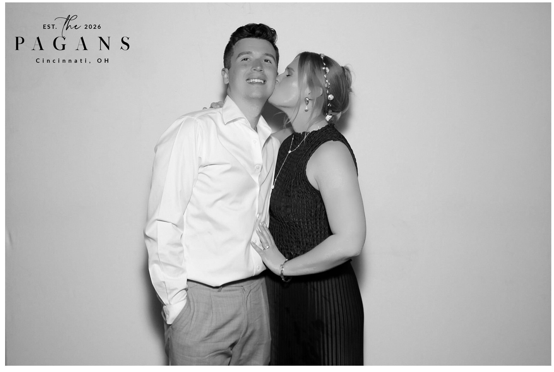 AJ & Vivien | View more photos from the event at gallery.photoboothcincy.com/u/PhotoBoothCincy/AJ-Vivien