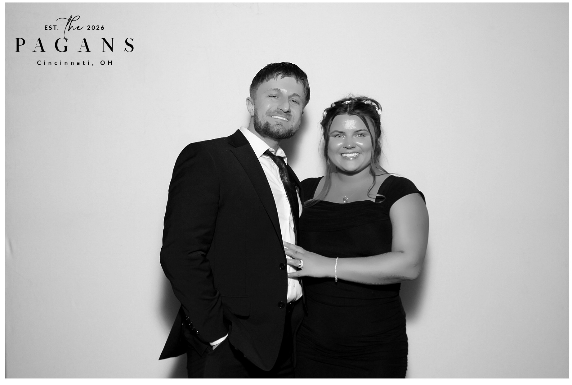 AJ & Vivien | View more photos from the event at gallery.photoboothcincy.com/u/PhotoBoothCincy/AJ-Vivien